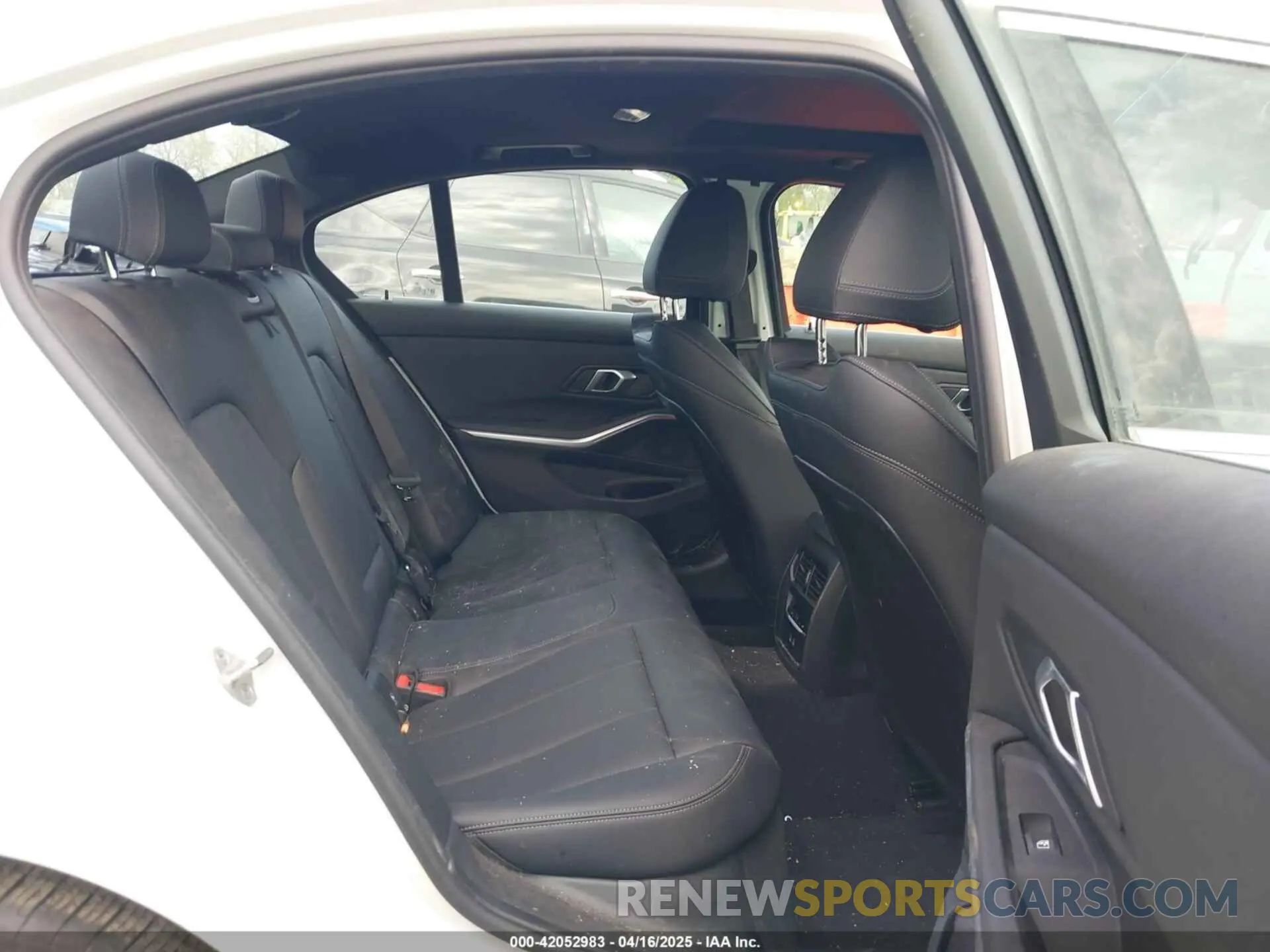 8 fotografías del automóvil dañado 3MW89CW00S8F11845 BMW 3 SERIES 2025