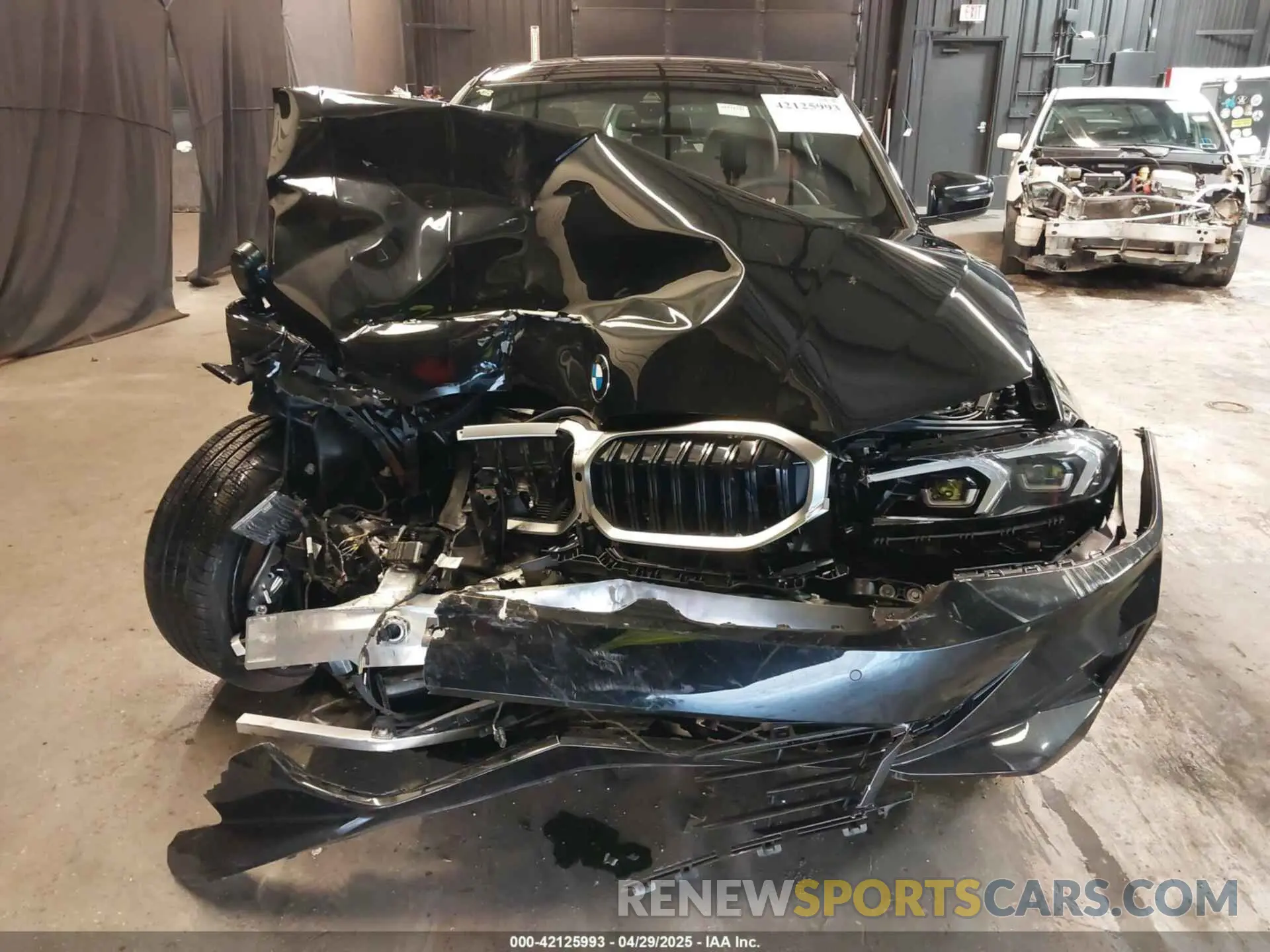 13 fotografías del automóvil dañado 3MW89CW08S8F24309 BMW 3 SERIES 2025