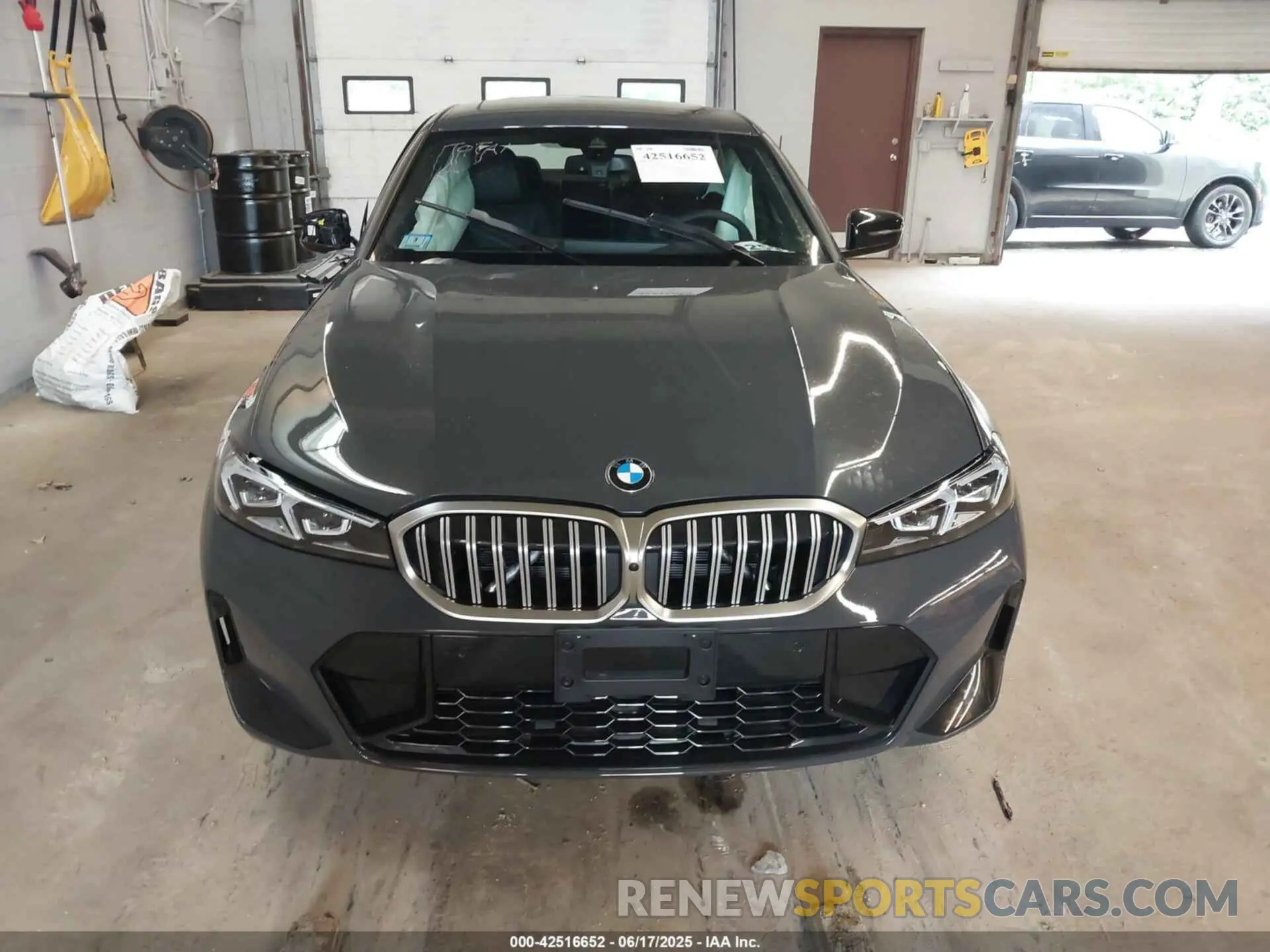 12 fotografías del automóvil dañado 3MW89CW08S8F31843 BMW 3 SERIES 2025