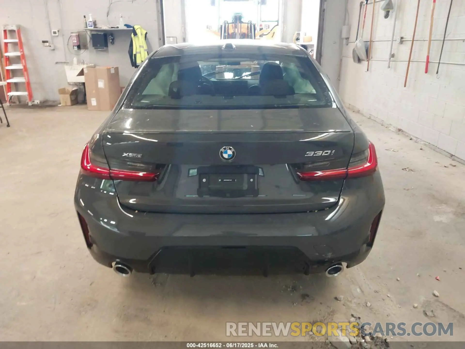 16 fotografías del automóvil dañado 3MW89CW08S8F31843 BMW 3 SERIES 2025