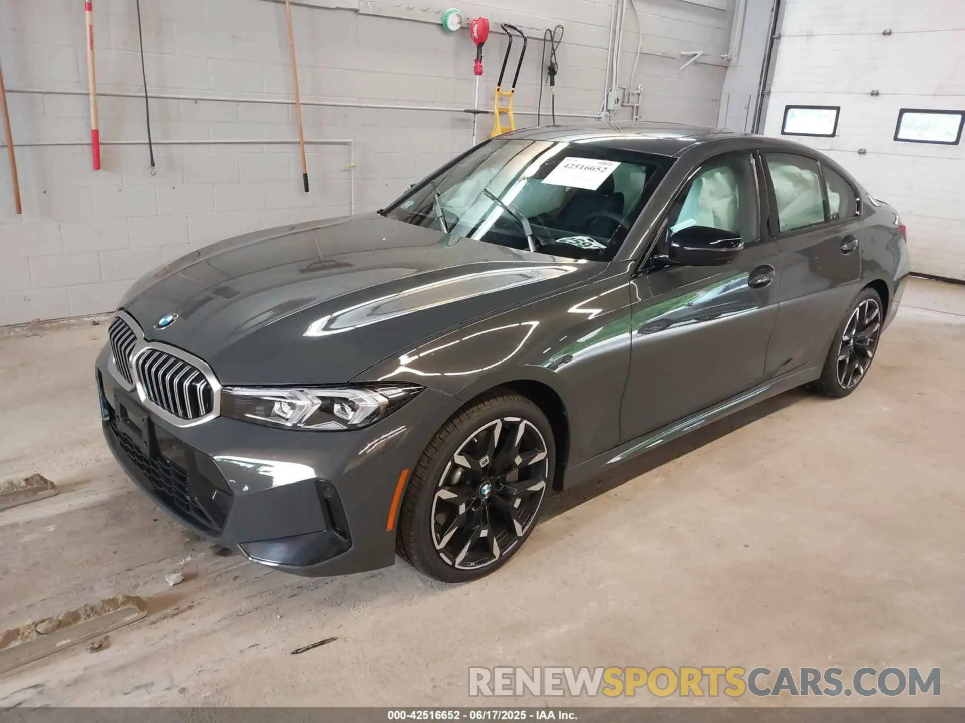 2 fotografías del automóvil dañado 3MW89CW08S8F31843 BMW 3 SERIES 2025