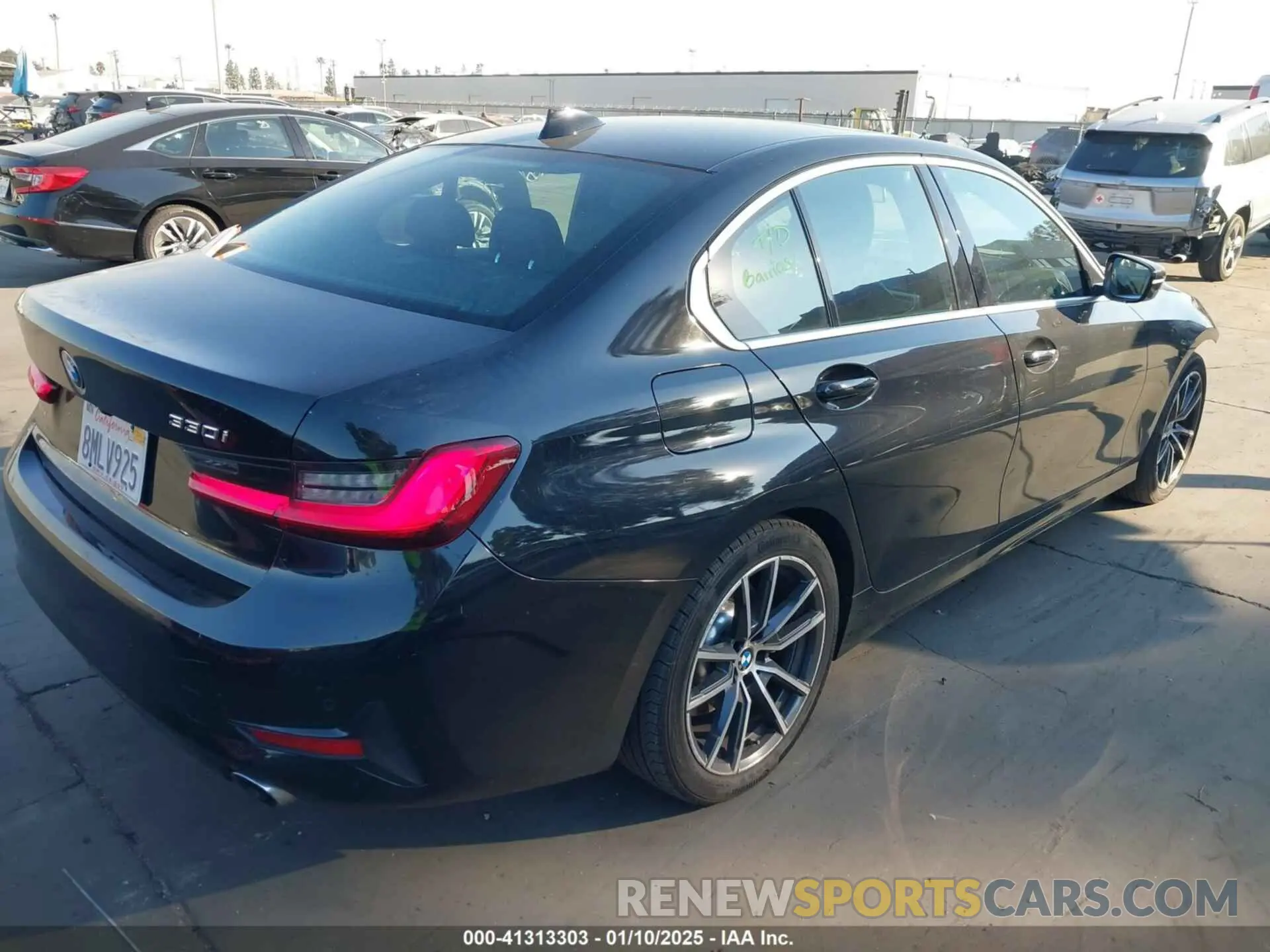4 fotografías del automóvil dañado 3MW5R1J57K8B03367 BMW 330I 2019