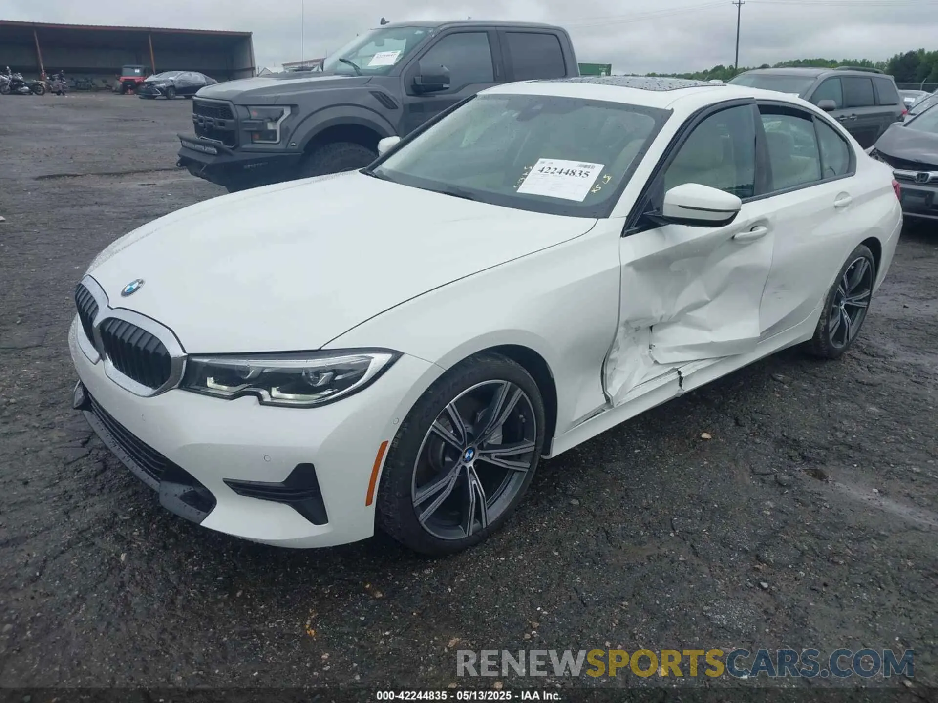 2 fotografías del automóvil dañado 3MW5R1J58K8A03729 BMW 330I 2019