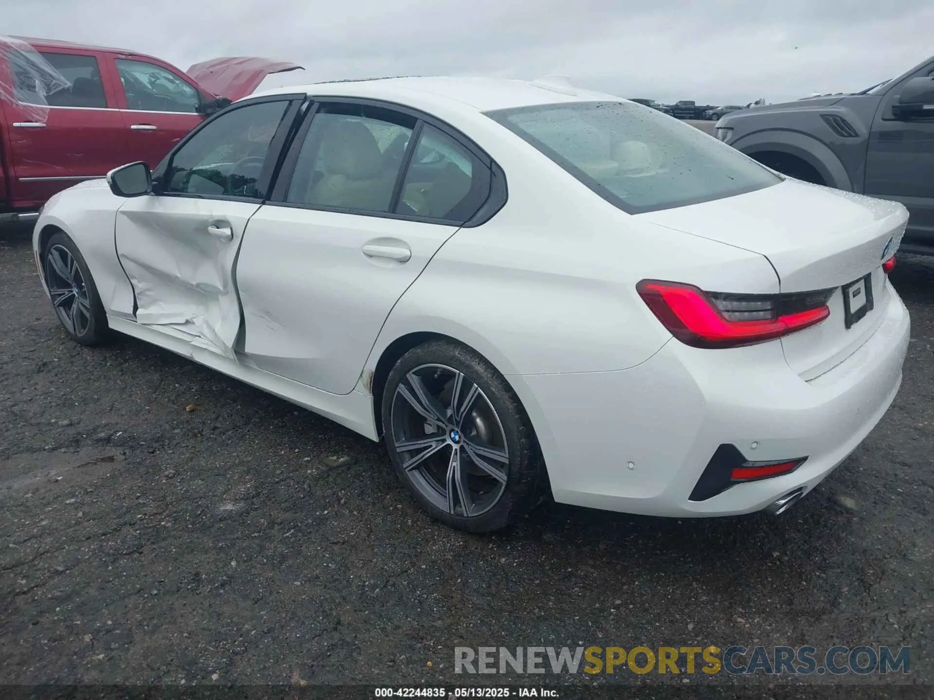 3 fotografías del automóvil dañado 3MW5R1J58K8A03729 BMW 330I 2019