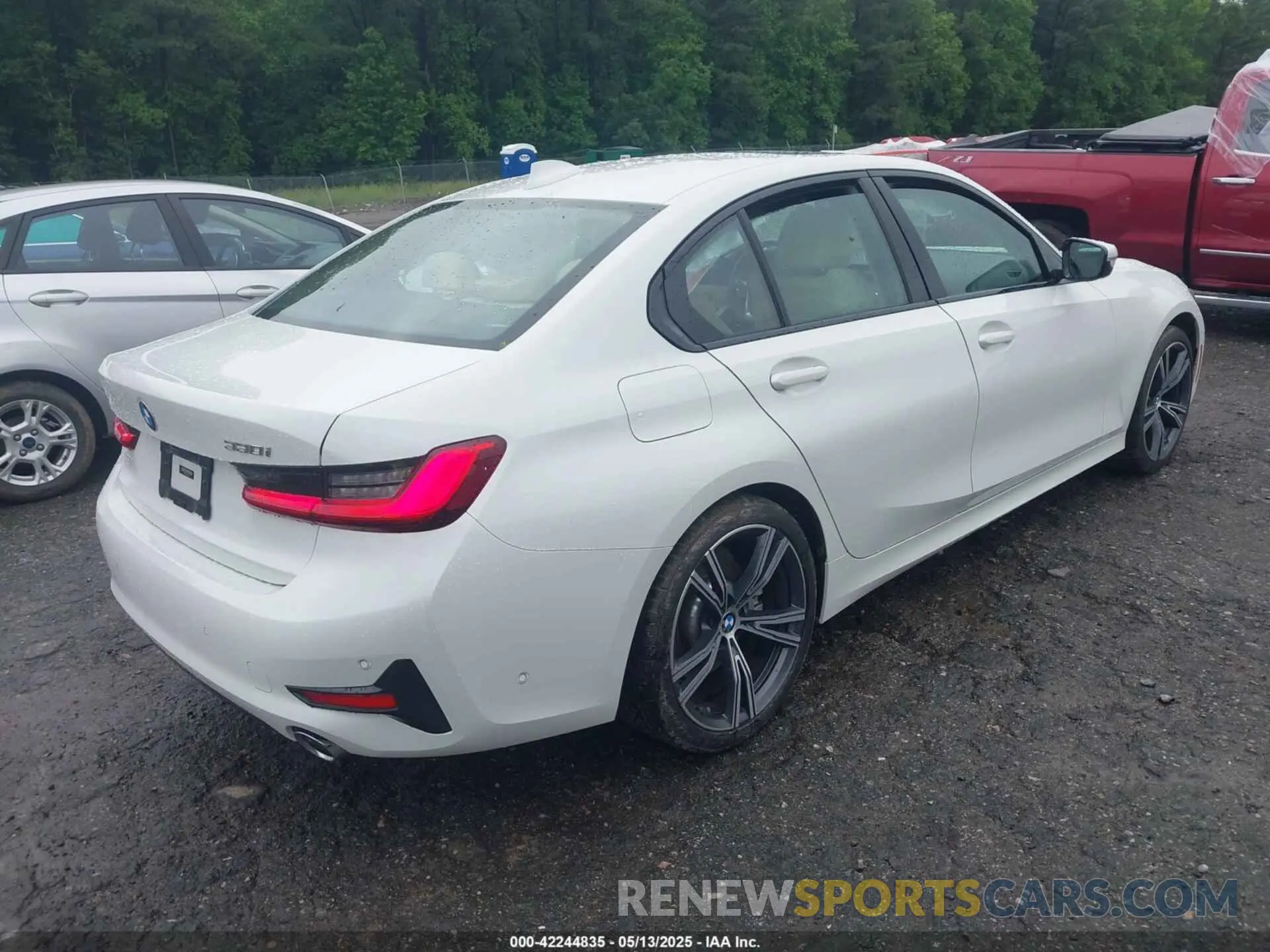 4 fotografías del automóvil dañado 3MW5R1J58K8A03729 BMW 330I 2019