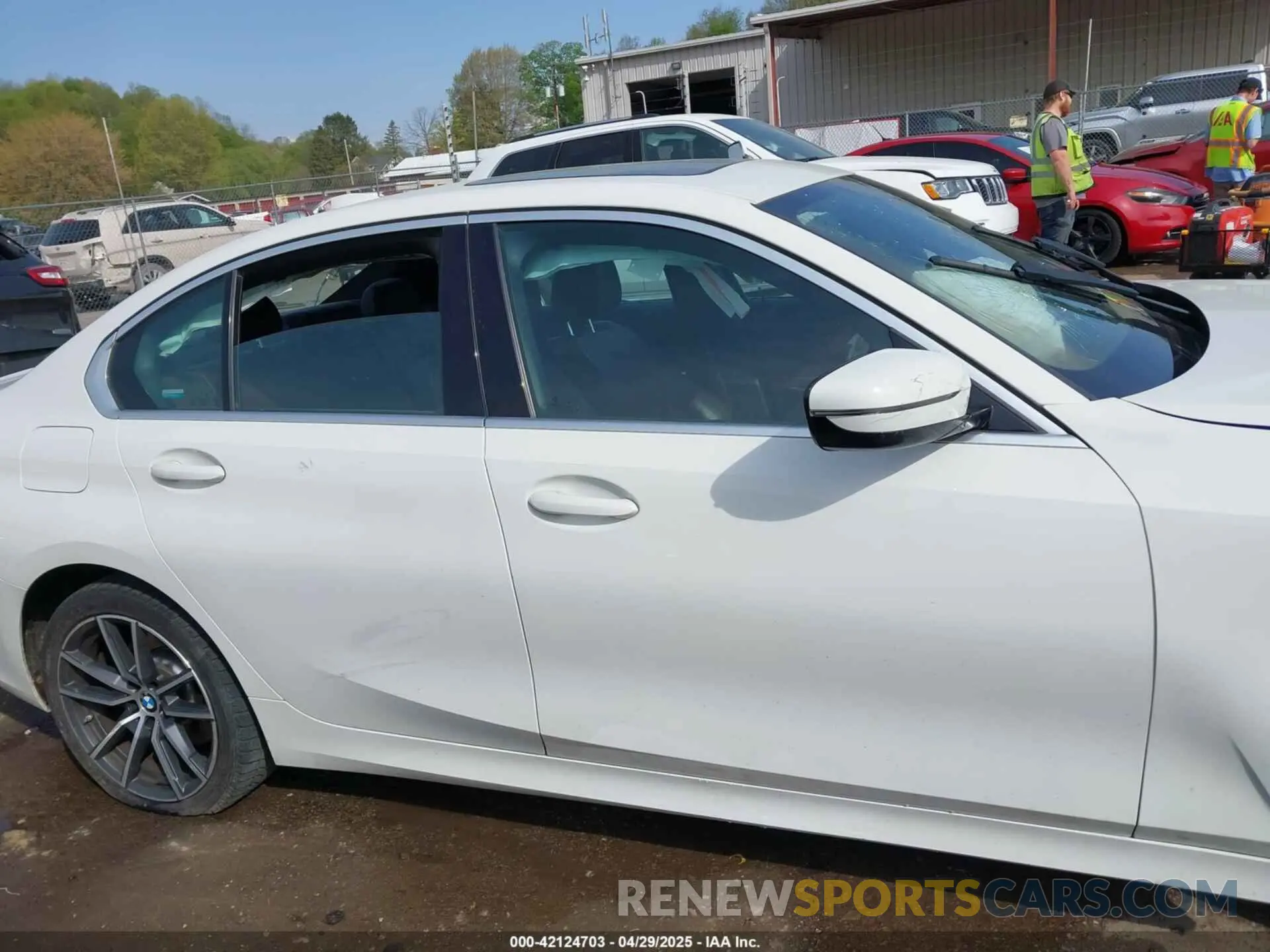 14 fotografías del automóvil dañado 3MW5R7J51K8A05356 BMW 330I 2019