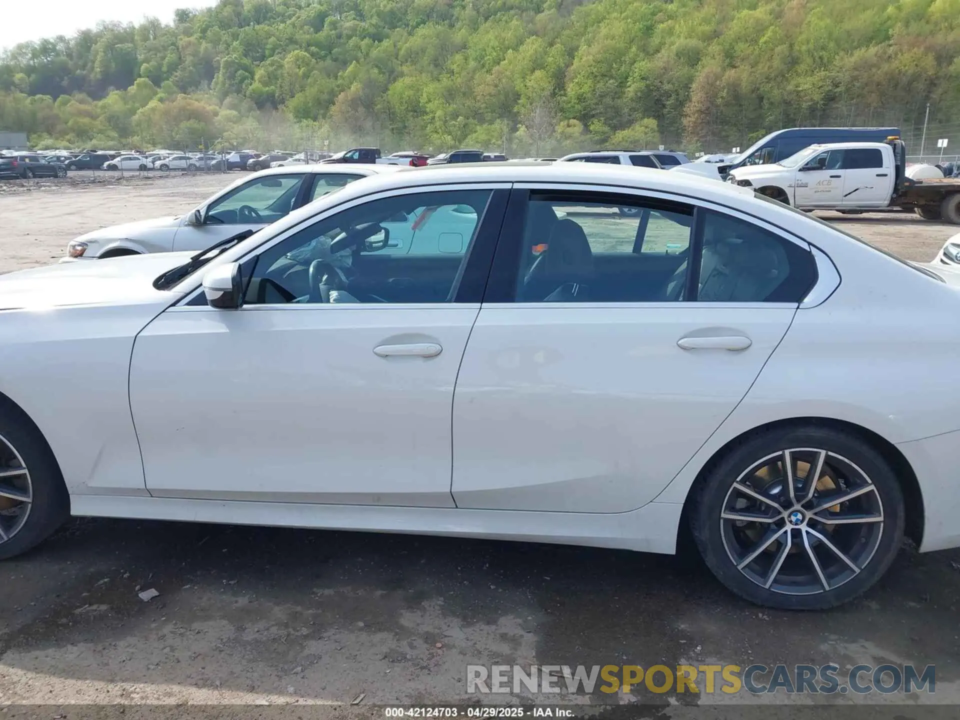 15 fotografías del automóvil dañado 3MW5R7J51K8A05356 BMW 330I 2019