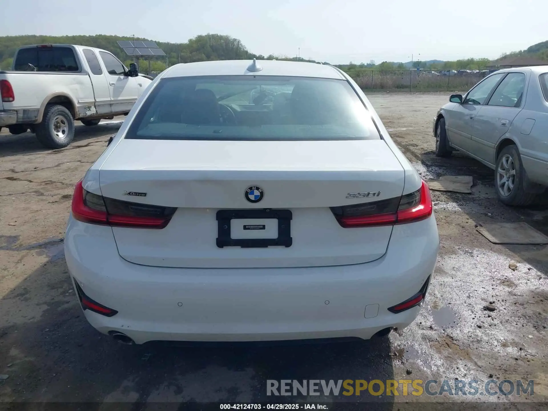 17 fotografías del automóvil dañado 3MW5R7J51K8A05356 BMW 330I 2019