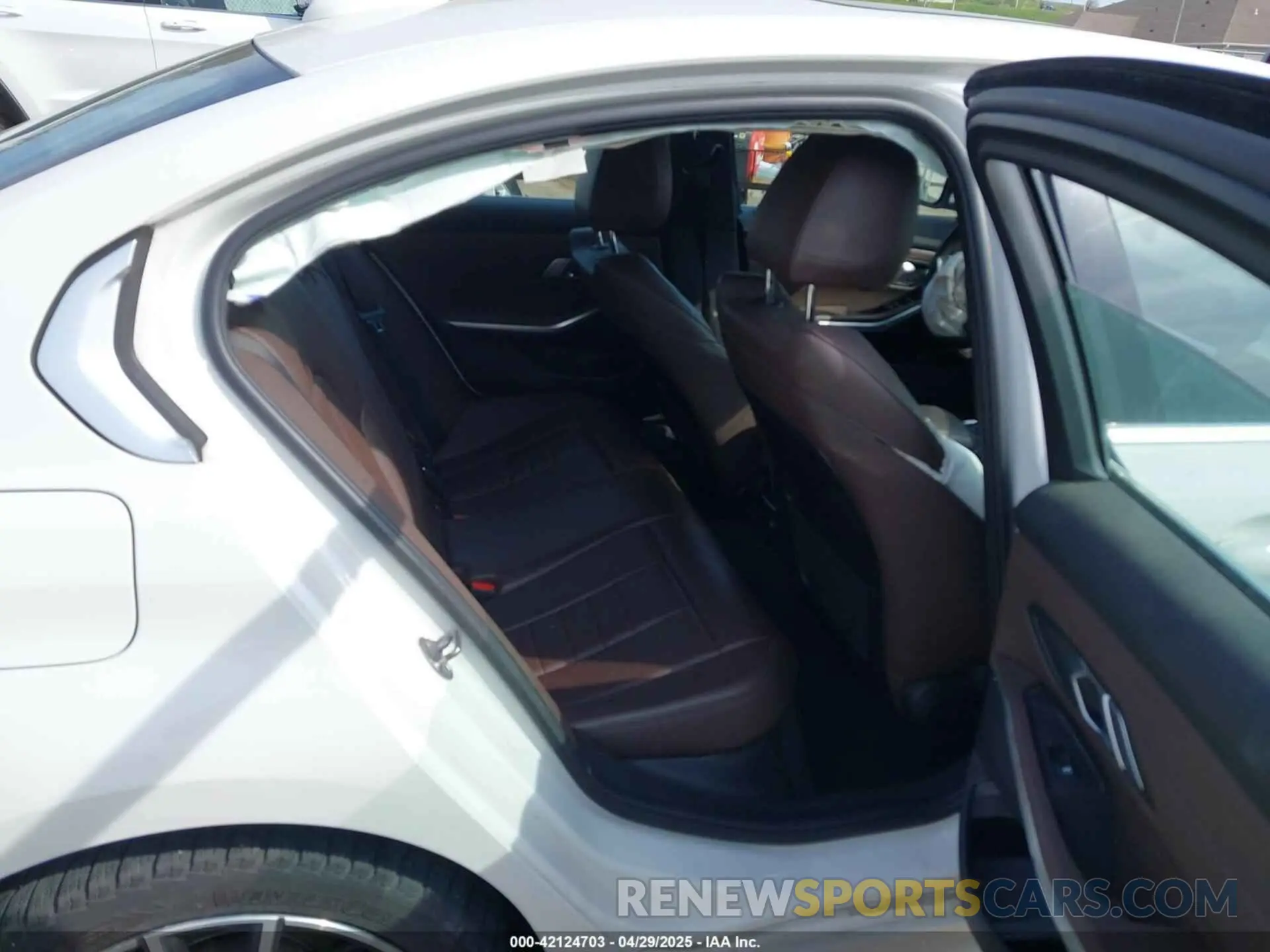 8 fotografías del automóvil dañado 3MW5R7J51K8A05356 BMW 330I 2019