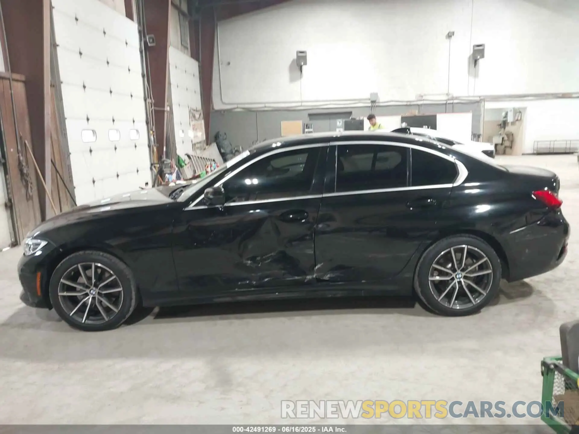 14 fotografías del automóvil dañado 3MW5R7J54K8B00283 BMW 330I 2019