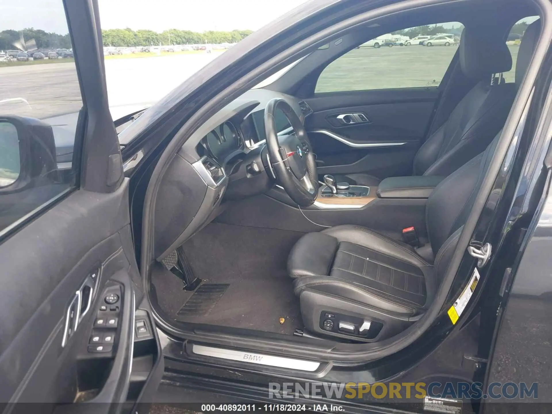 5 fotografías del automóvil dañado WBA5R1C50KAK11055 BMW 330I 2019
