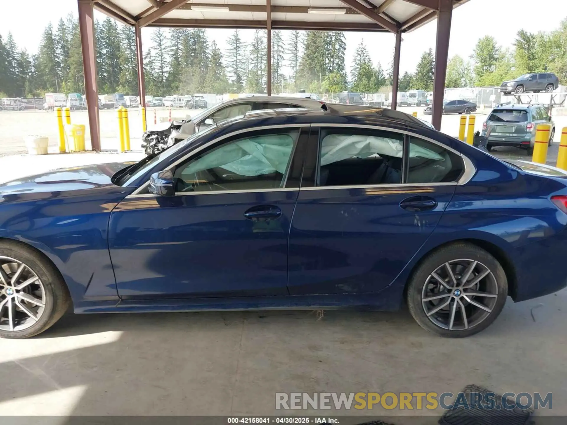13 fotografías del automóvil dañado WBA5R1C51KAJ99658 BMW 330I 2019