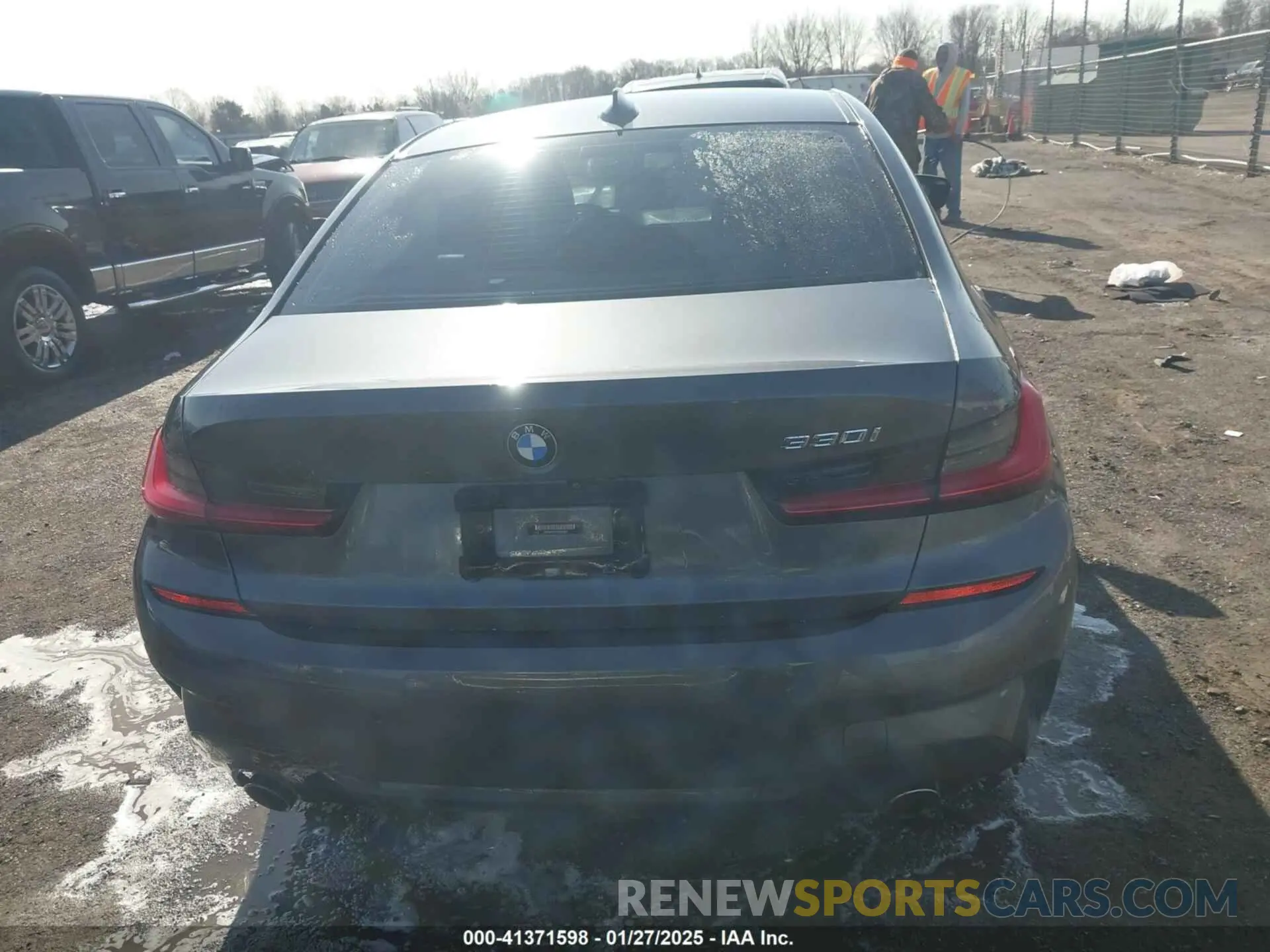 16 fotografías del automóvil dañado WBA5R1C51KAK07628 BMW 330I 2019