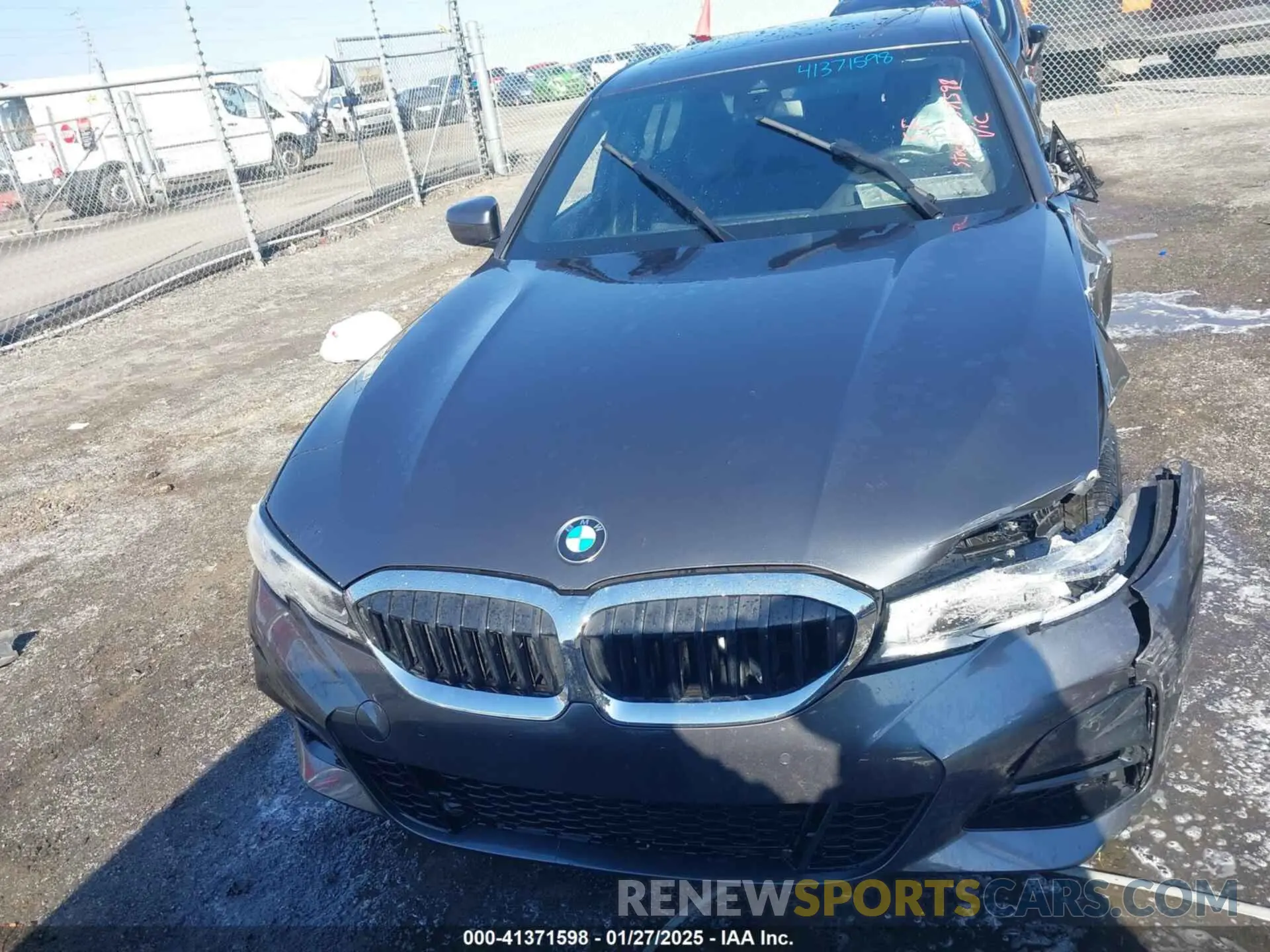 18 fotografías del automóvil dañado WBA5R1C51KAK07628 BMW 330I 2019