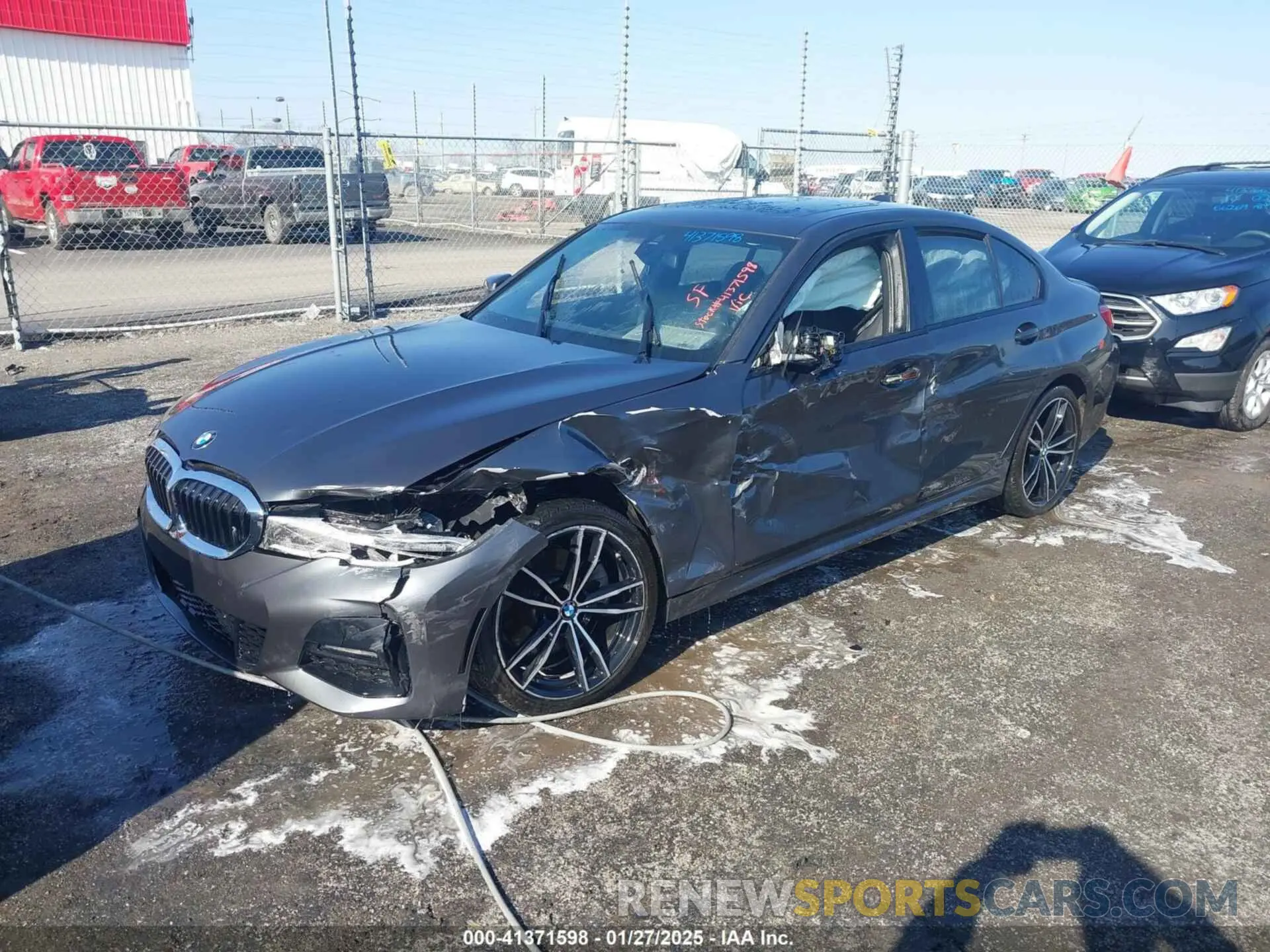 2 fotografías del automóvil dañado WBA5R1C51KAK07628 BMW 330I 2019