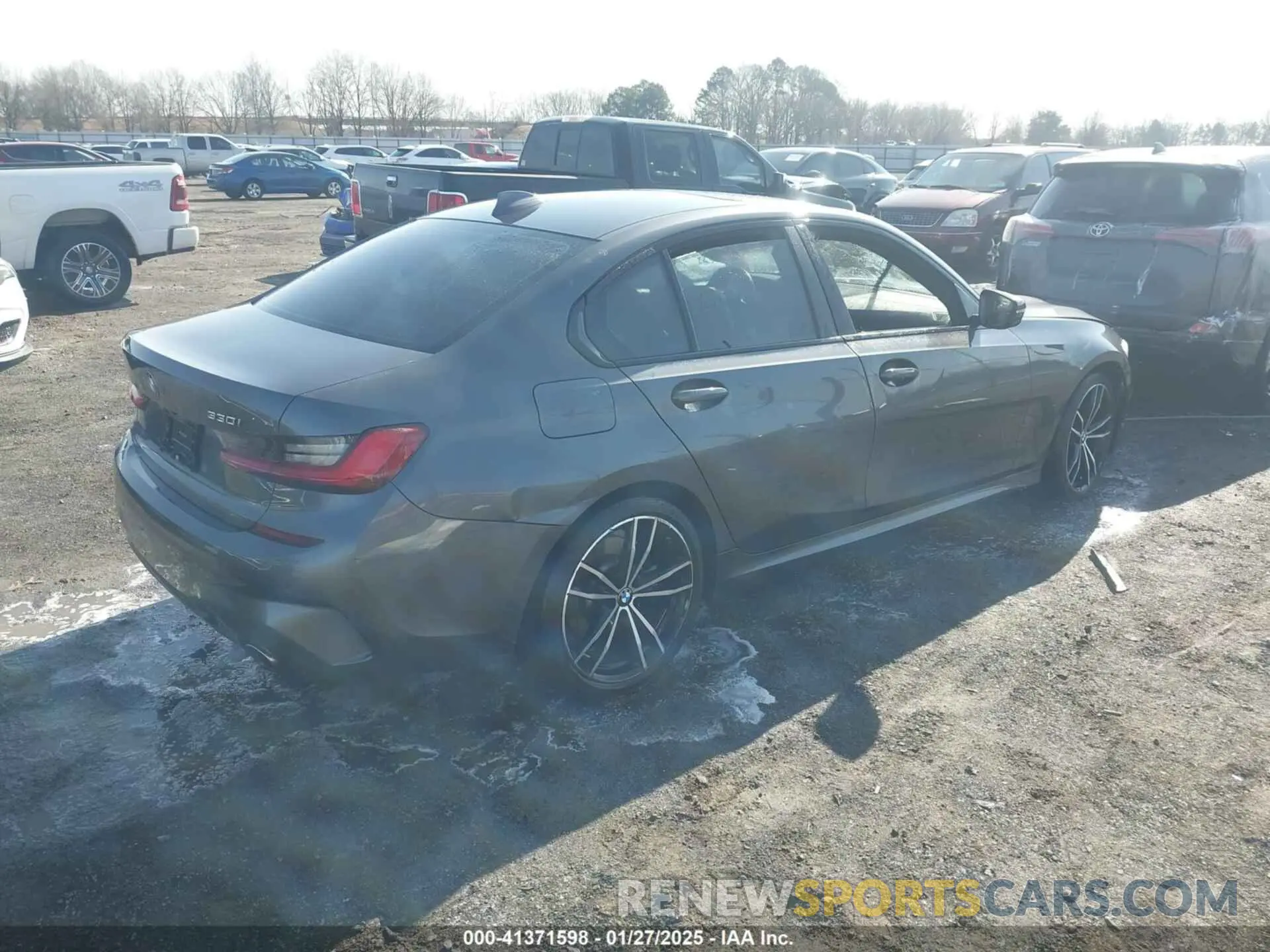 4 fotografías del automóvil dañado WBA5R1C51KAK07628 BMW 330I 2019