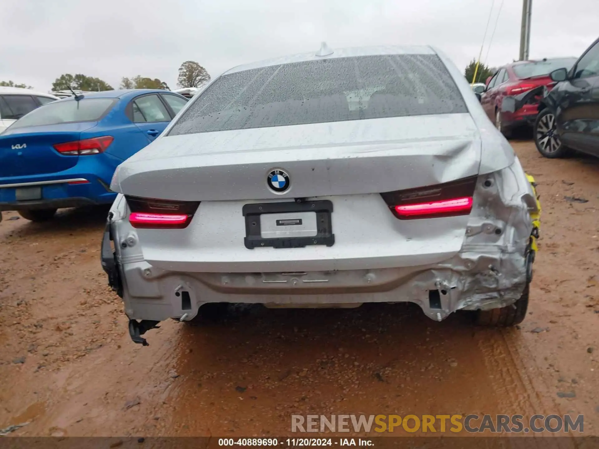 17 fotografías del automóvil dañado WBA5R1C53KAE82081 BMW 330I 2019
