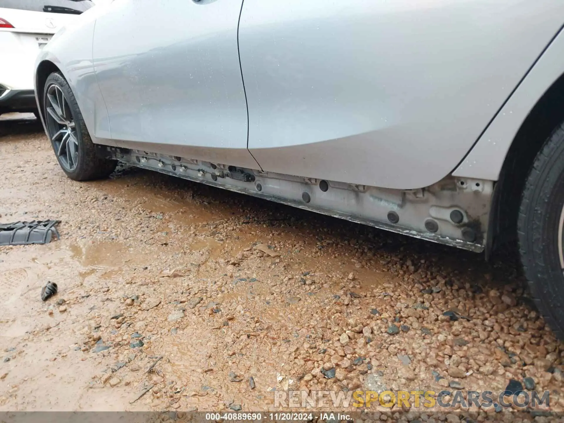 22 fotografías del automóvil dañado WBA5R1C53KAE82081 BMW 330I 2019