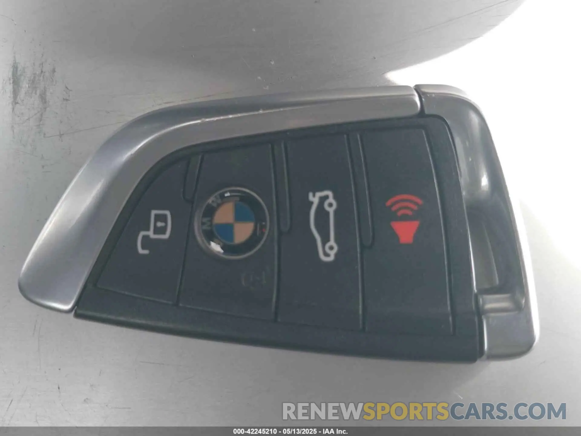 11 fotografías del automóvil dañado WBA5R1C53KAJ99922 BMW 330I 2019