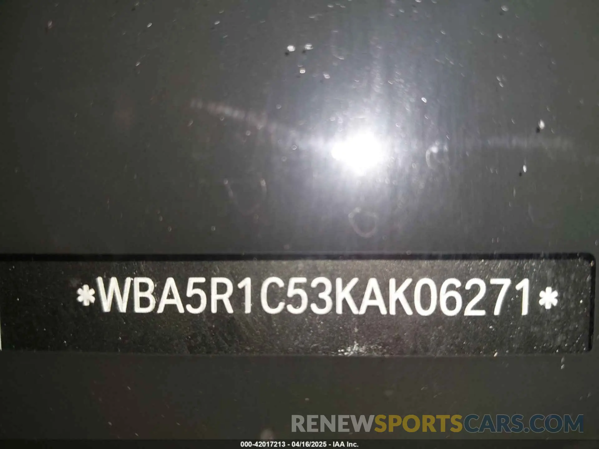 19 fotografías del automóvil dañado WBA5R1C53KAK06271 BMW 330I 2019