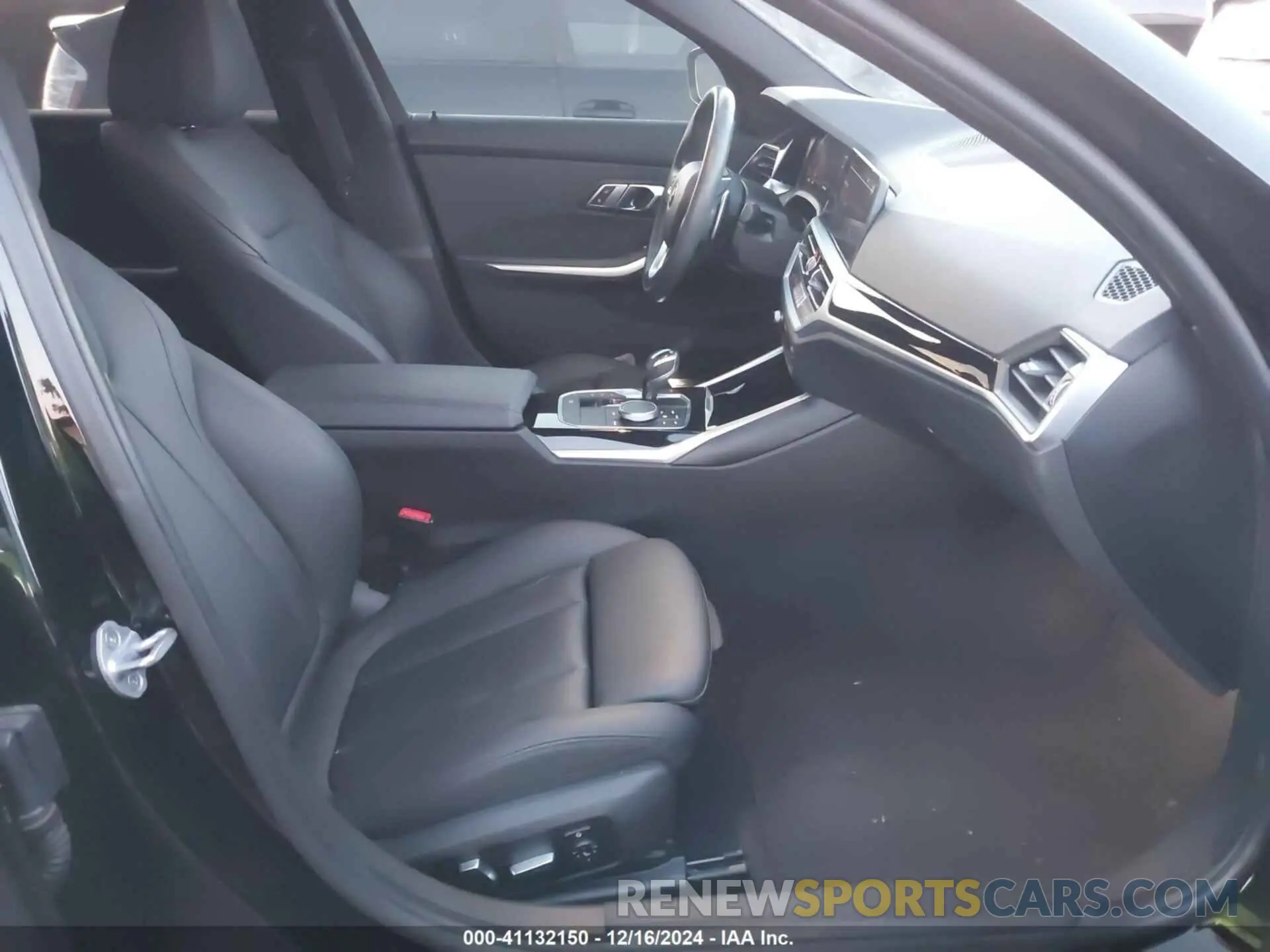 5 fotografías del automóvil dañado WBA5R1C53KAK09705 BMW 330I 2019