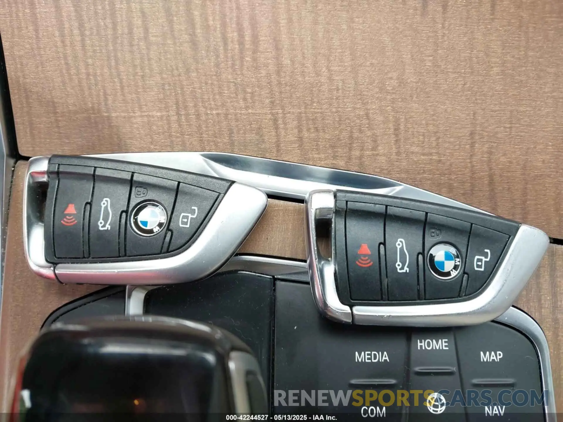 11 fotografías del automóvil dañado WBA5R1C54KAK10233 BMW 330I 2019