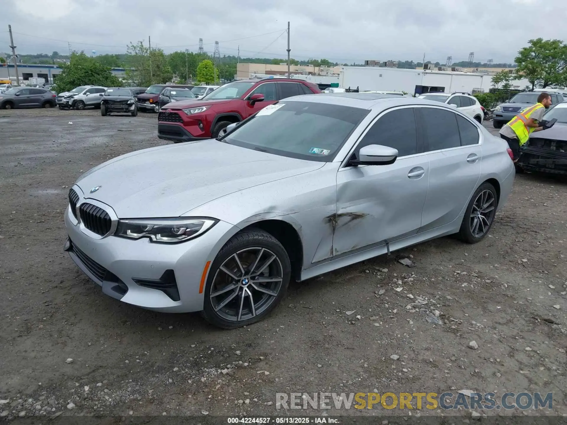 2 fotografías del automóvil dañado WBA5R1C54KAK10233 BMW 330I 2019