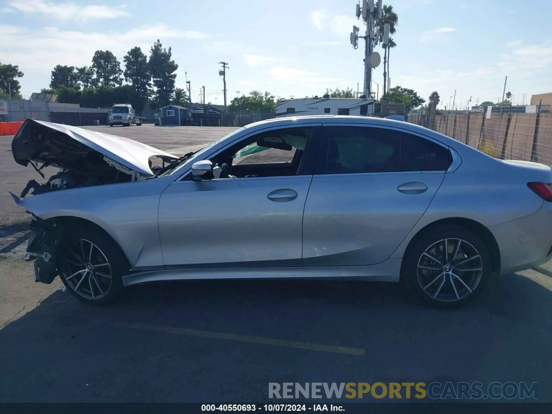 14 fotografías del automóvil dañado WBA5R1C55KAK09785 BMW 330I 2019