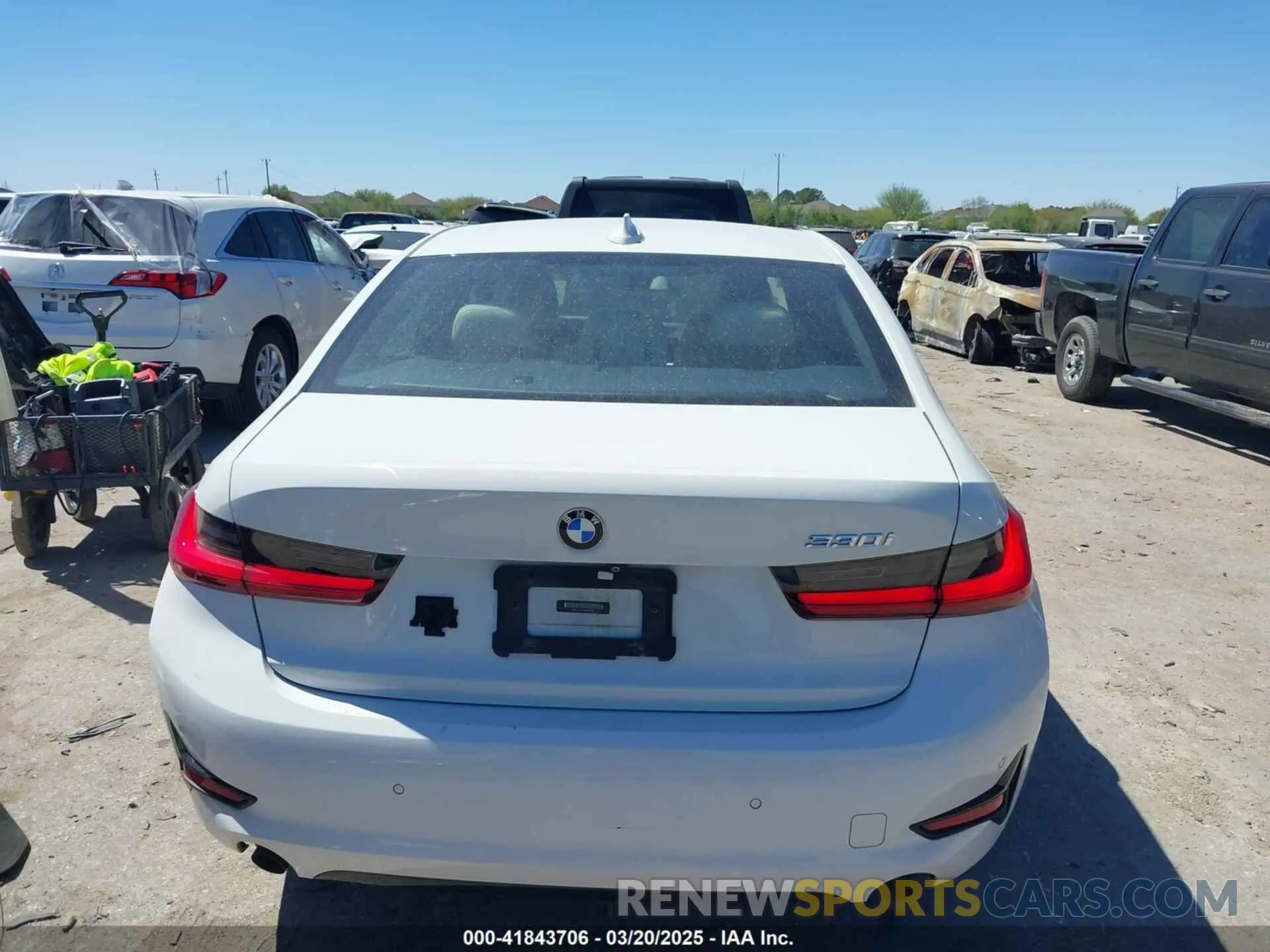 17 fotografías del automóvil dañado WBA5R1C58KAK07061 BMW 330I 2019