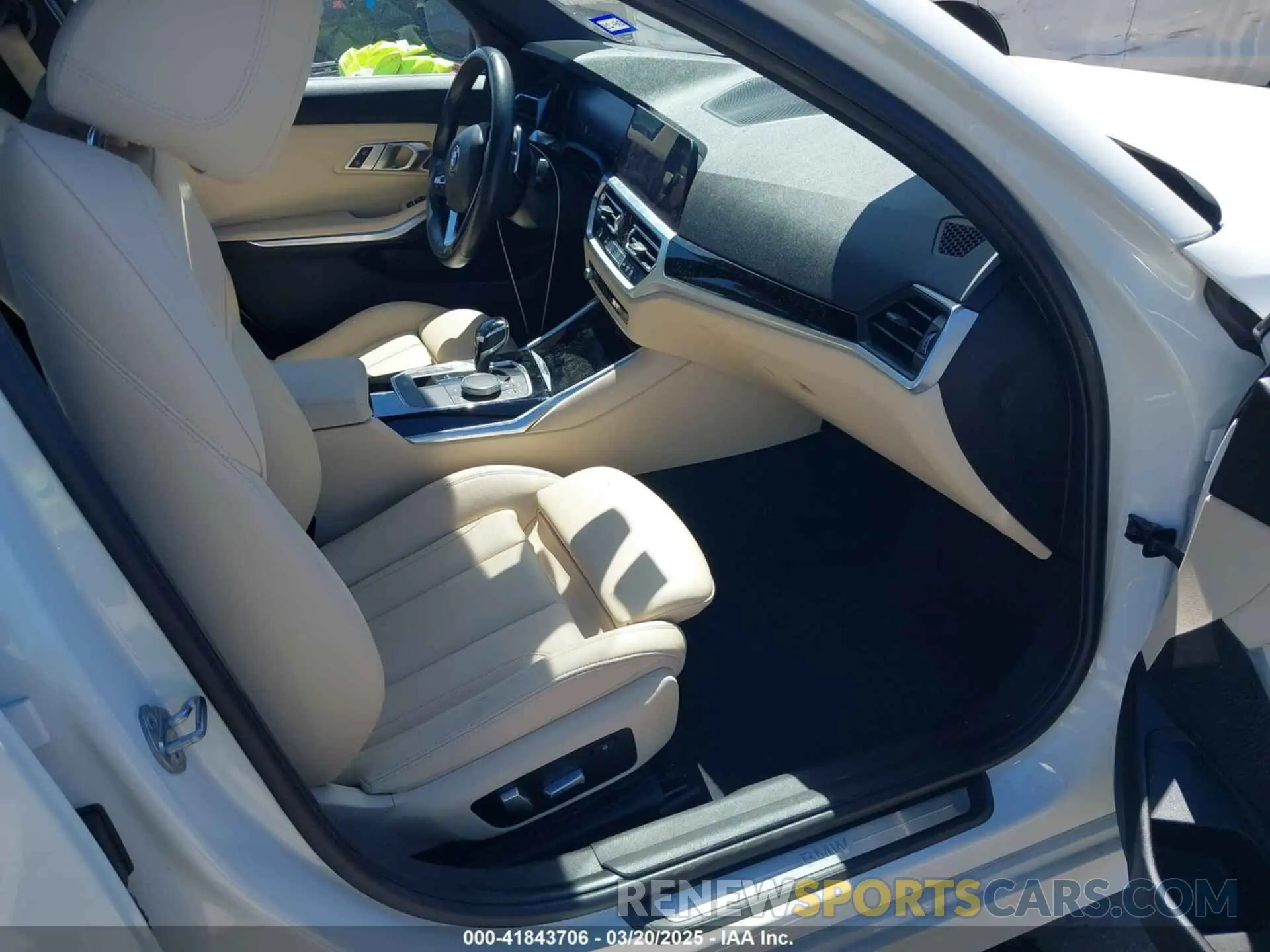 5 fotografías del automóvil dañado WBA5R1C58KAK07061 BMW 330I 2019