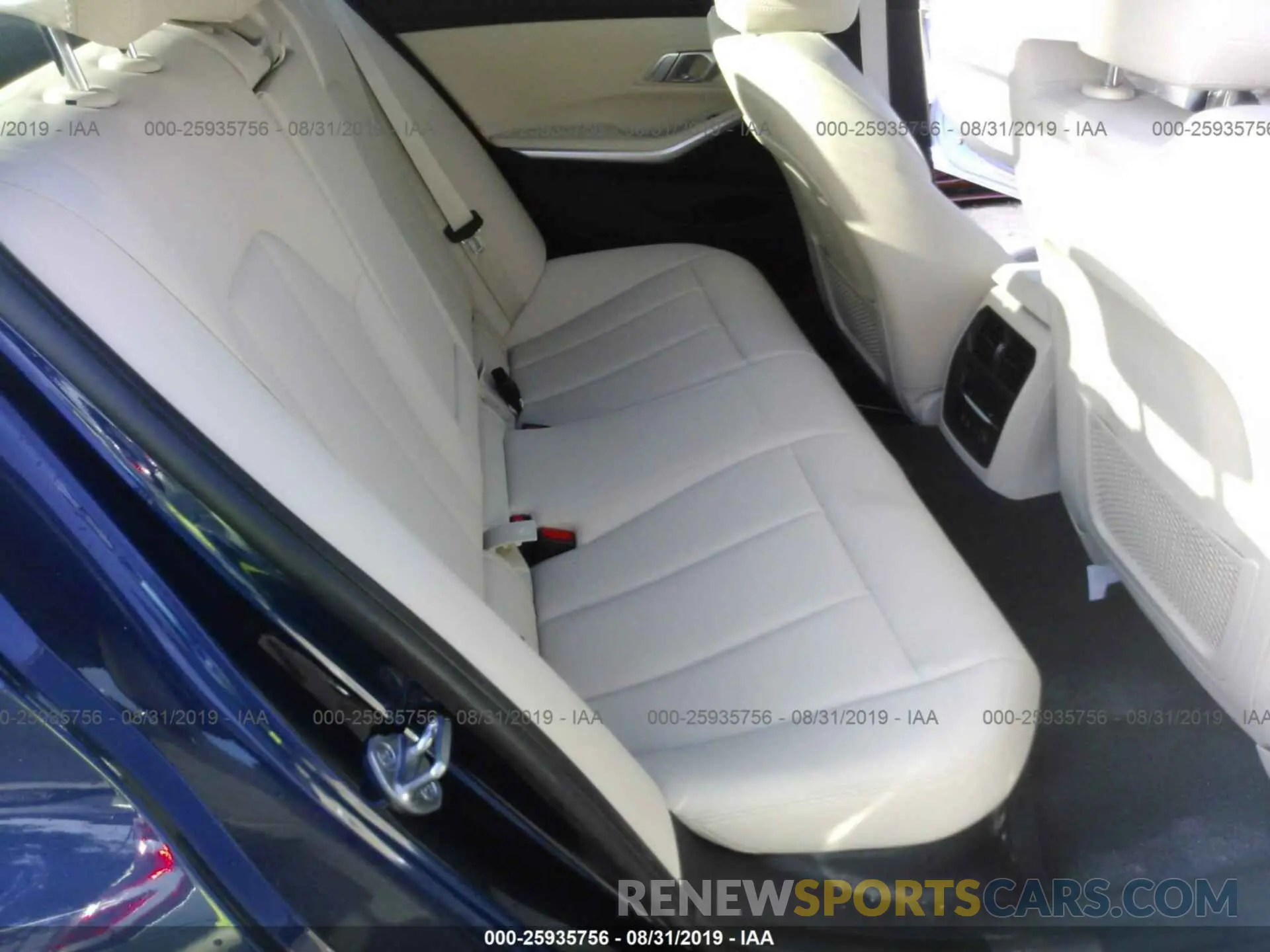 8 fotografías del automóvil dañado WBA5R1C59KAK07408 BMW 330I 2019
