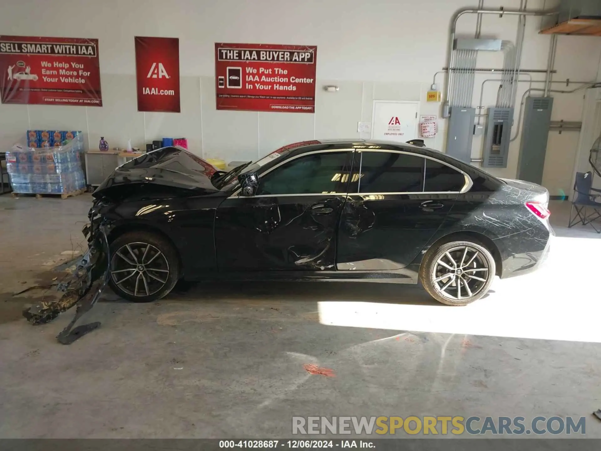 15 fotografías del automóvil dañado WBA5R1C59KAK08803 BMW 330I 2019
