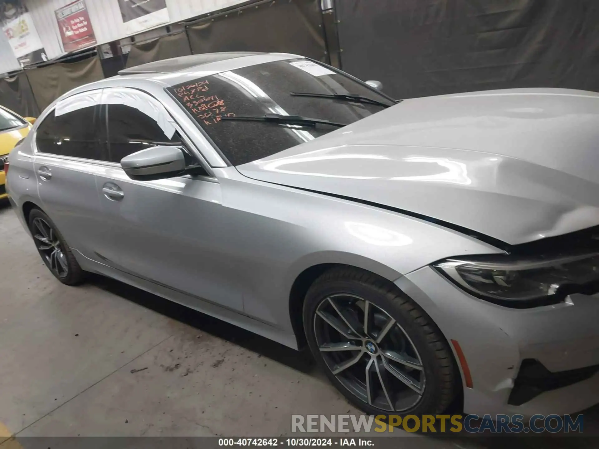 13 fotografías del automóvil dañado WBA5R1C59KAK09028 BMW 330I 2019
