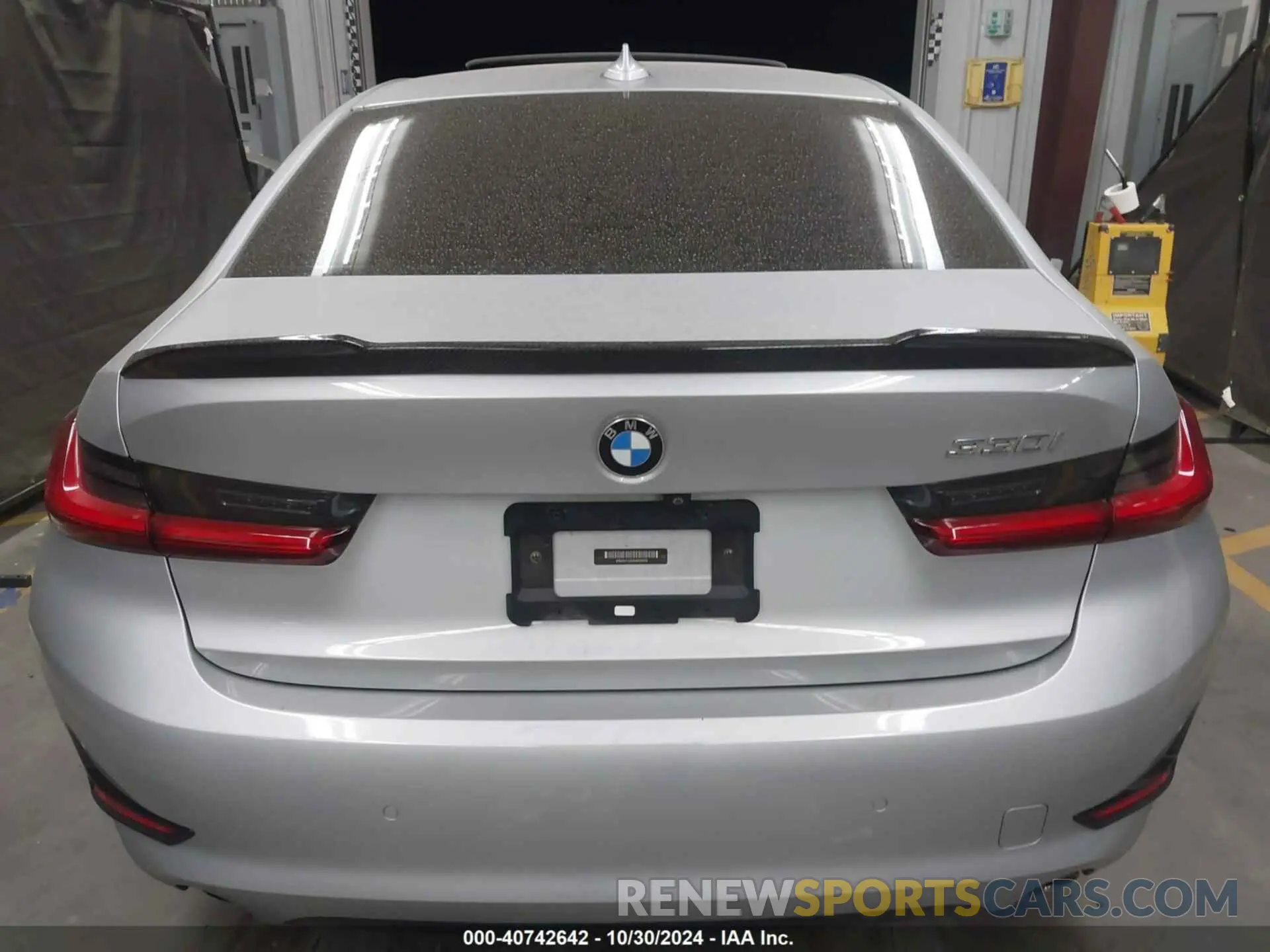16 fotografías del automóvil dañado WBA5R1C59KAK09028 BMW 330I 2019