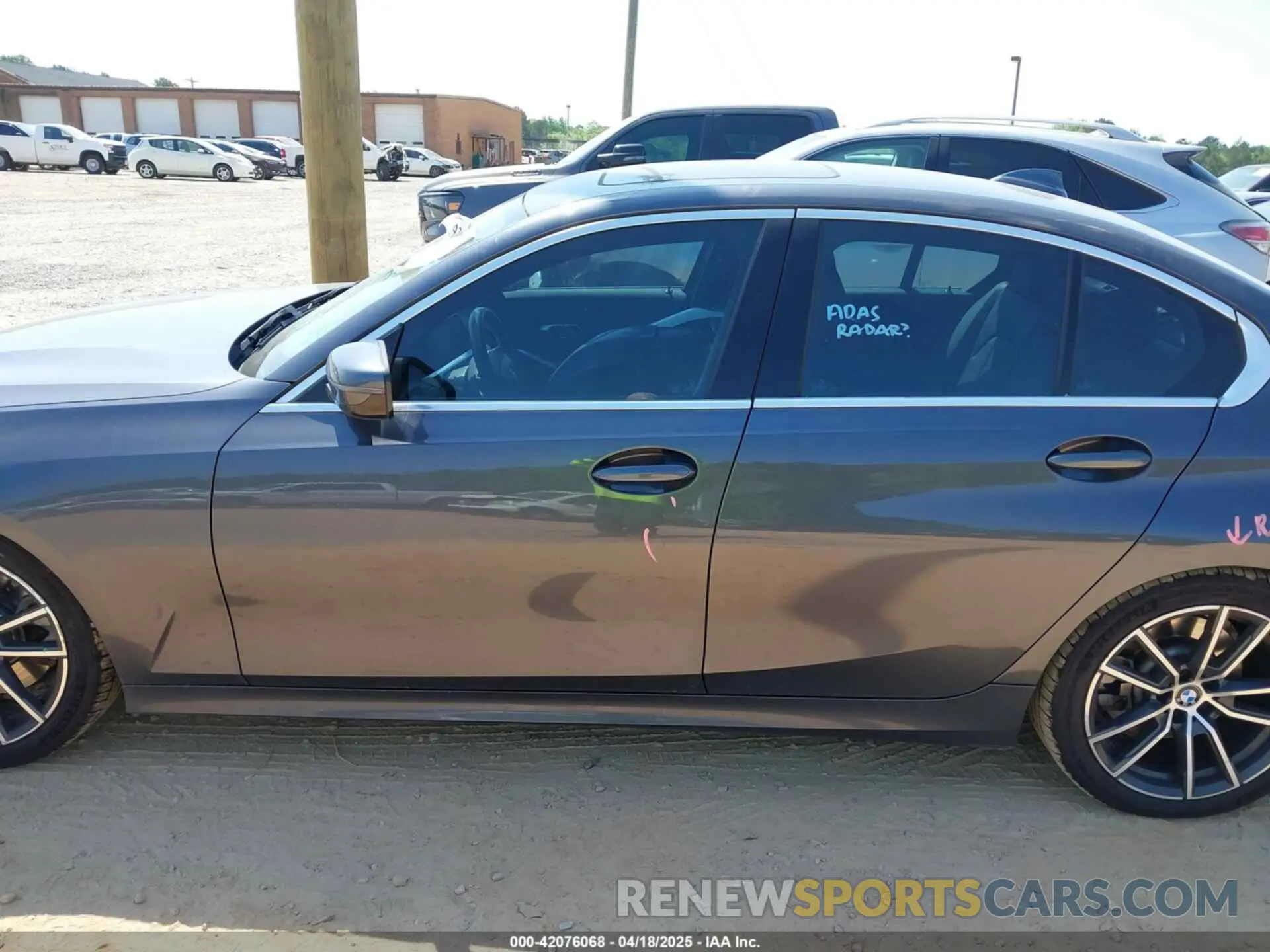 14 fotografías del automóvil dañado WBA5R1C5XKFH00567 BMW 330I 2019