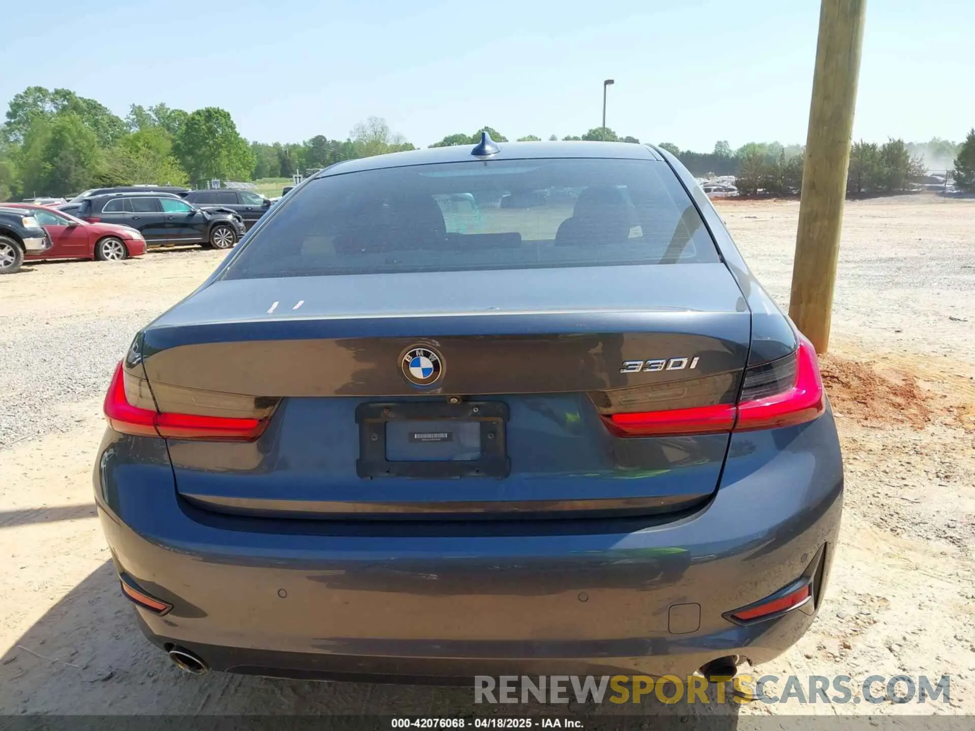 16 fotografías del automóvil dañado WBA5R1C5XKFH00567 BMW 330I 2019