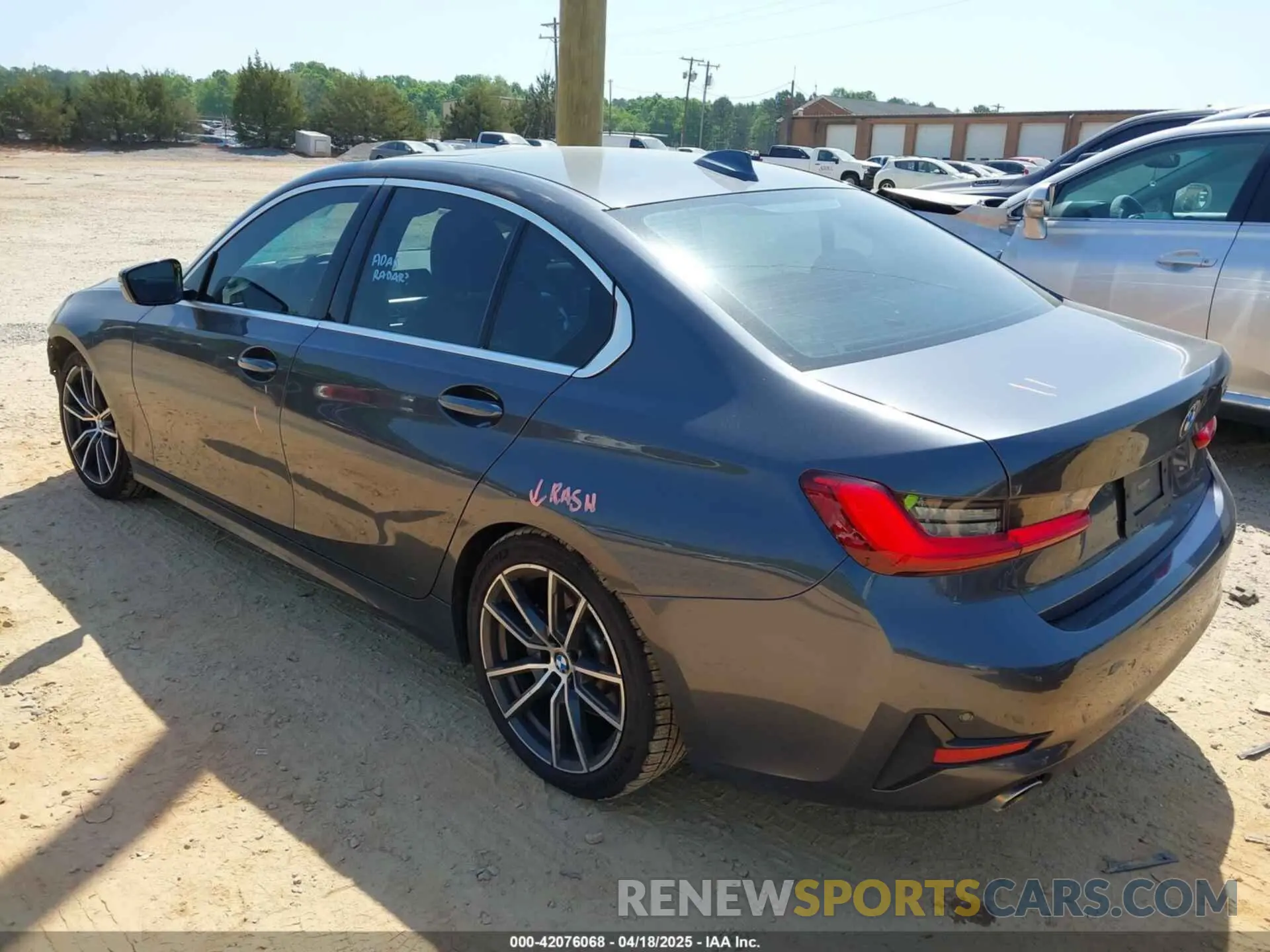 3 fotografías del automóvil dañado WBA5R1C5XKFH00567 BMW 330I 2019