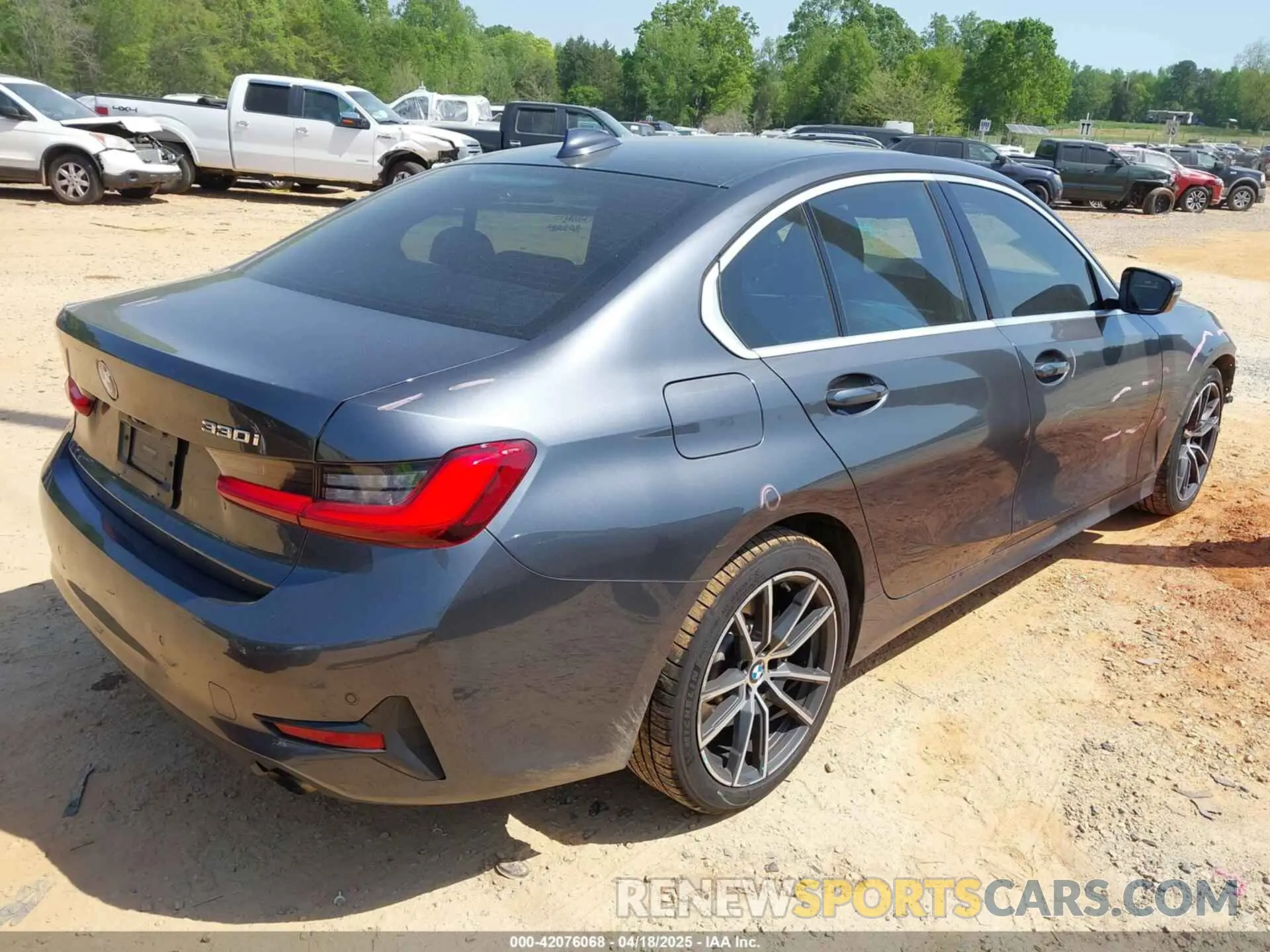 4 fotografías del automóvil dañado WBA5R1C5XKFH00567 BMW 330I 2019