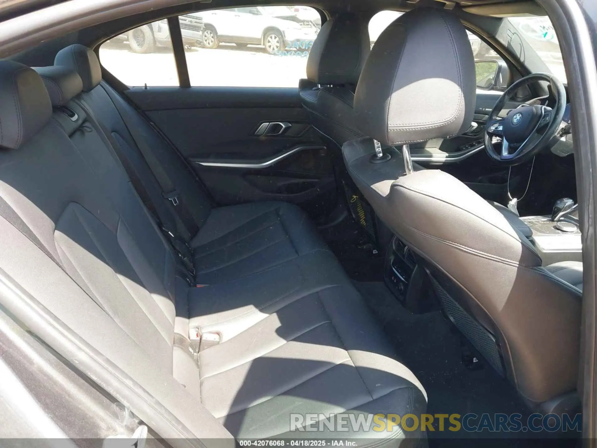 8 fotografías del automóvil dañado WBA5R1C5XKFH00567 BMW 330I 2019