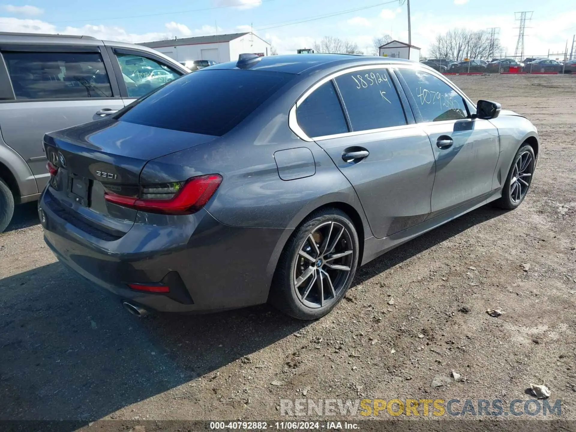 4 fotografías del automóvil dañado WBA5R7C50KAJ83924 BMW 330I 2019