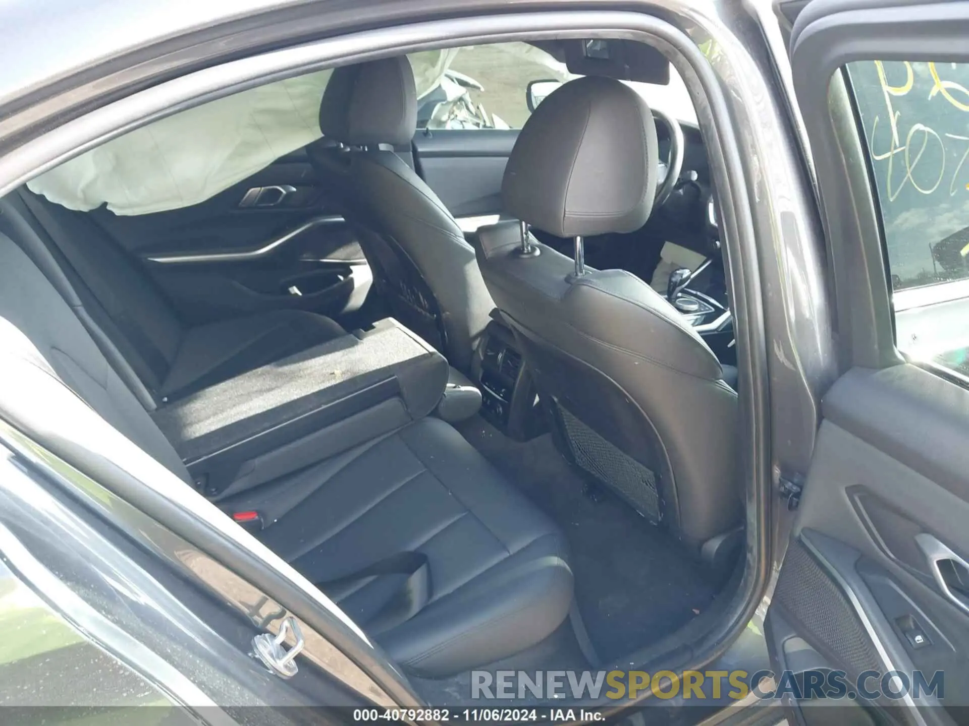 8 fotografías del automóvil dañado WBA5R7C50KAJ83924 BMW 330I 2019