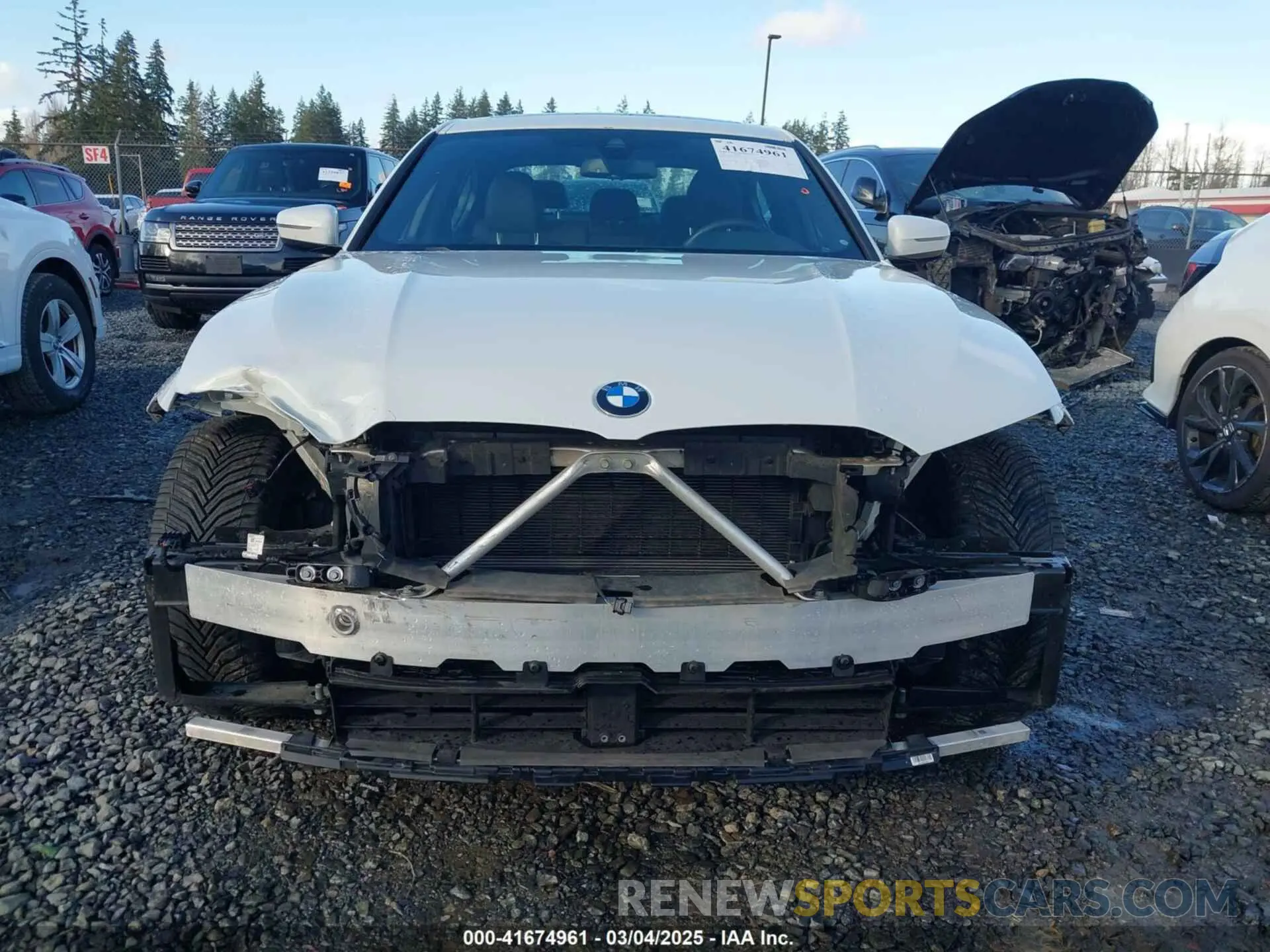 13 fotografías del automóvil dañado WBA5R7C51KFH13436 BMW 330I 2019