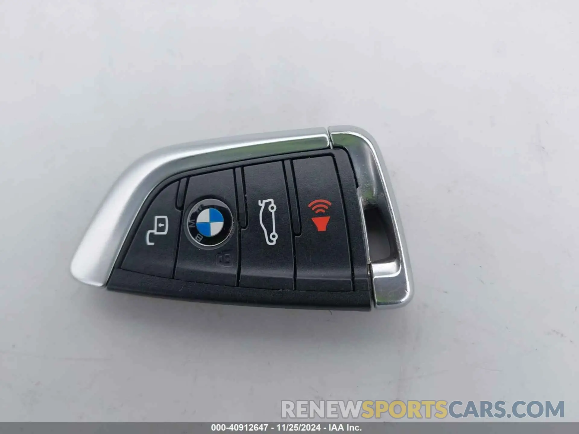 11 fotografías del automóvil dañado WBA5R7C52KAJ79048 BMW 330I 2019