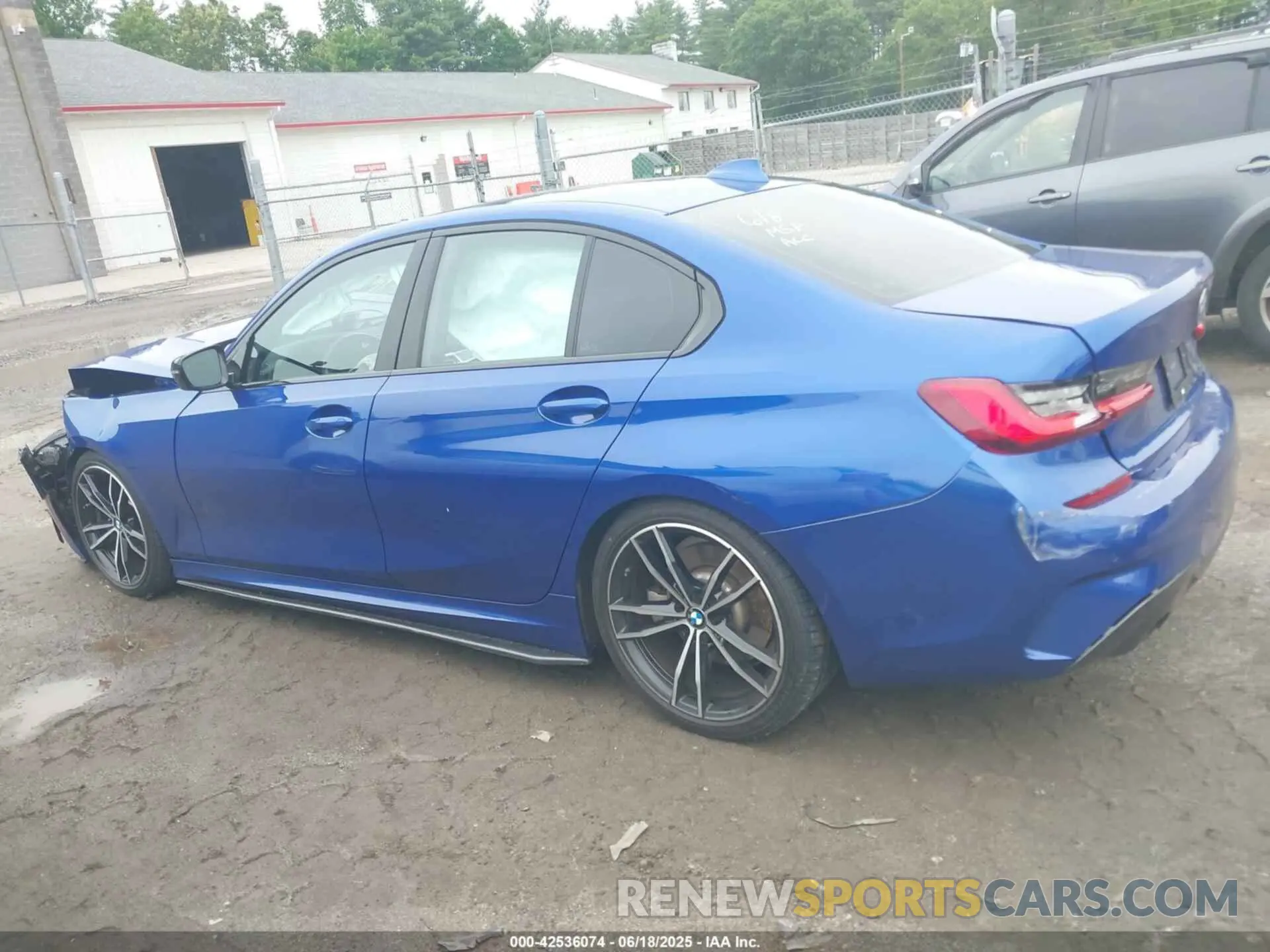14 fotografías del automóvil dañado WBA5R7C52KAJ81818 BMW 330I 2019