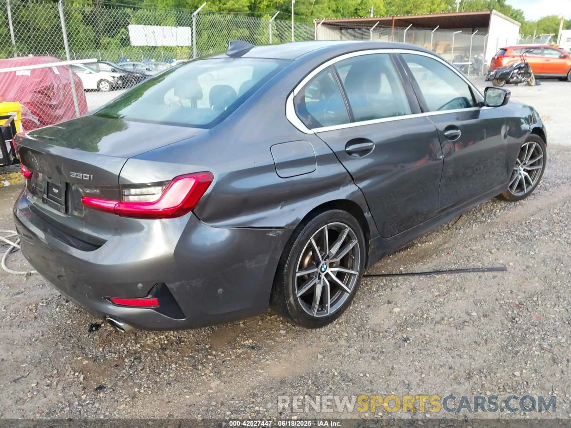 4 fotografías del automóvil dañado WBA5R7C52KAJ82421 BMW 330I 2019