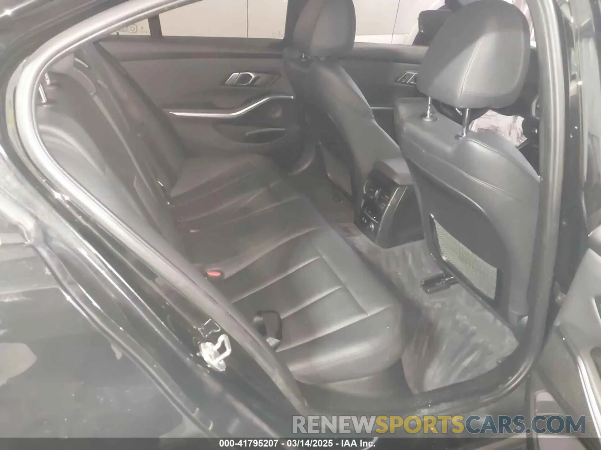 8 fotografías del automóvil dañado WBA5R7C52KAJ87697 BMW 330I 2019