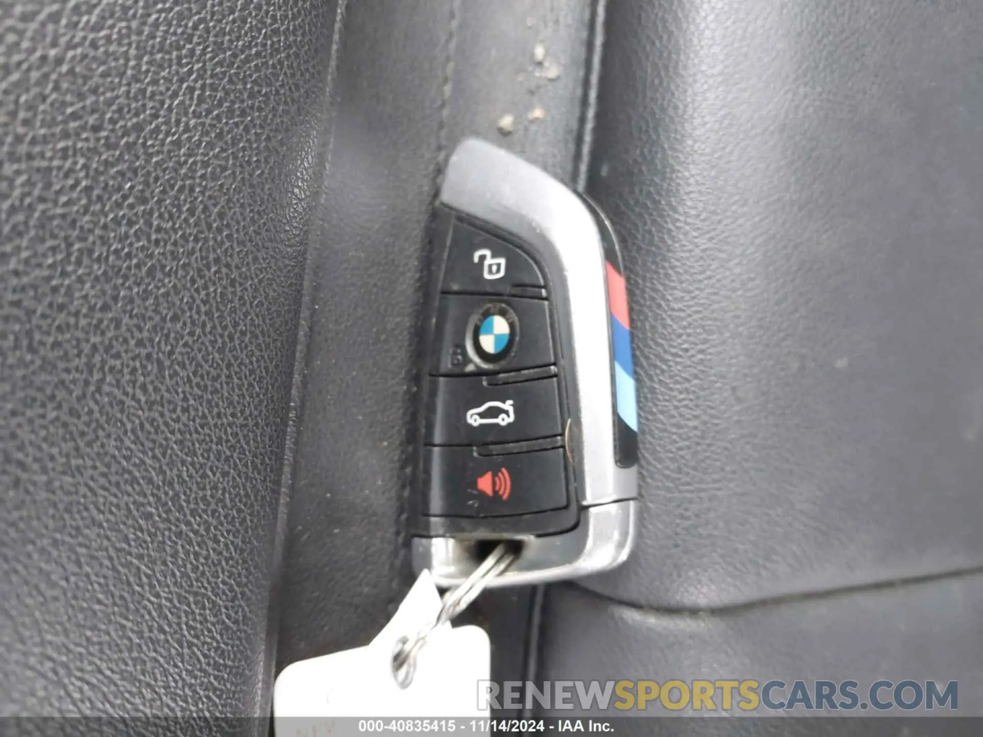 11 fotografías del automóvil dañado WBA5R7C53KFH15365 BMW 330I 2019