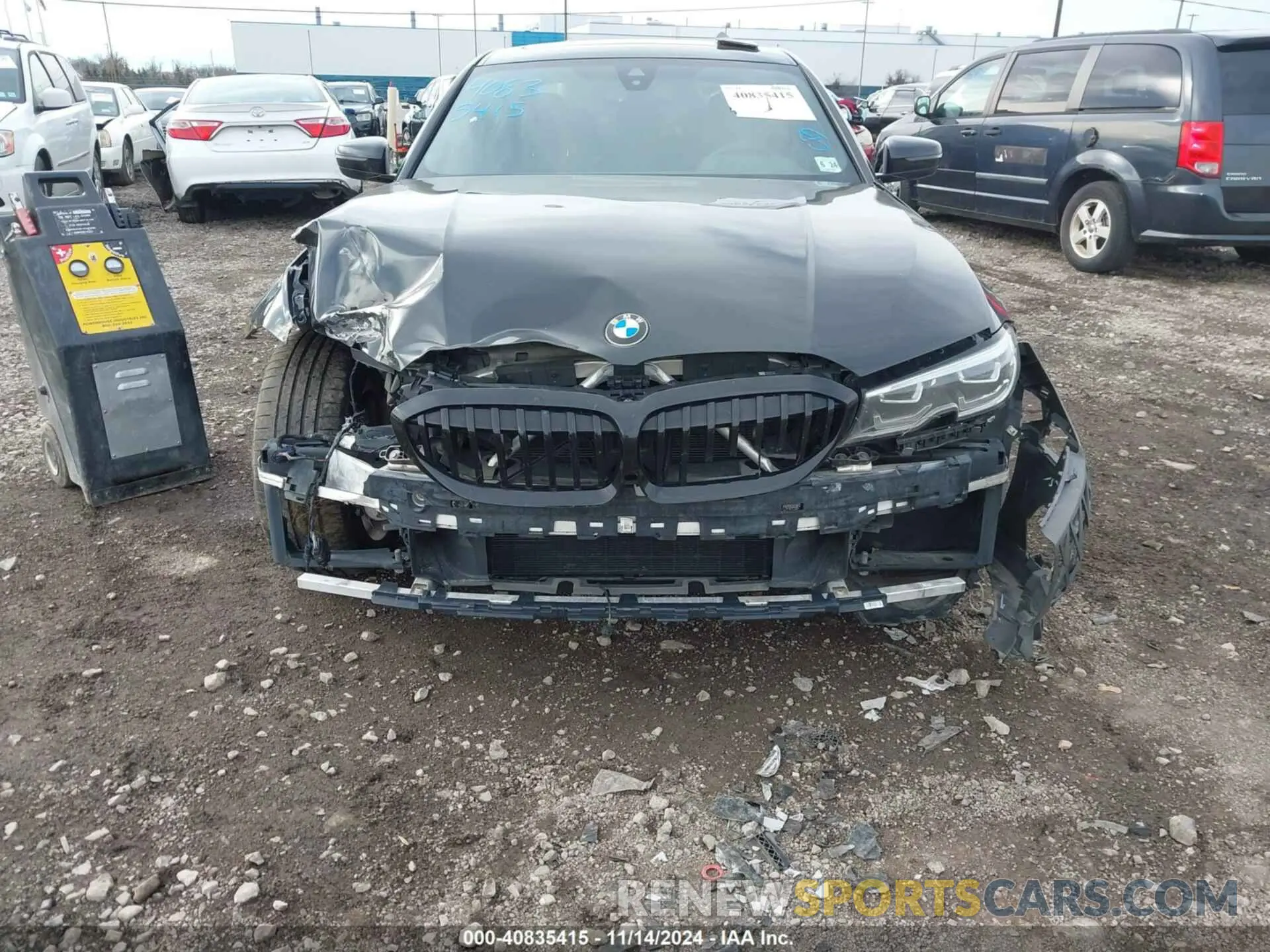 17 fotografías del automóvil dañado WBA5R7C53KFH15365 BMW 330I 2019