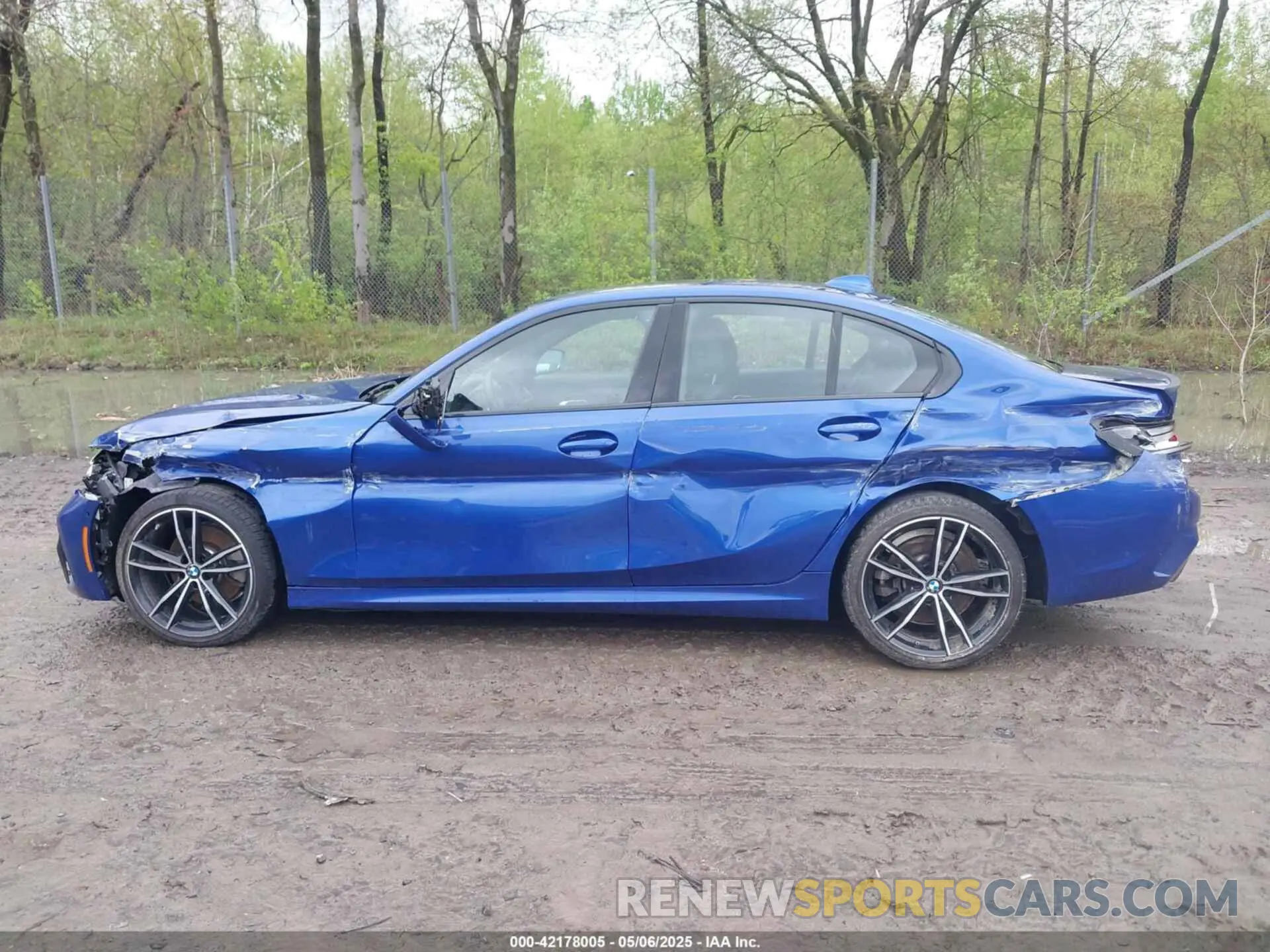 14 fotografías del automóvil dañado WBA5R7C55KAE82585 BMW 330I 2019