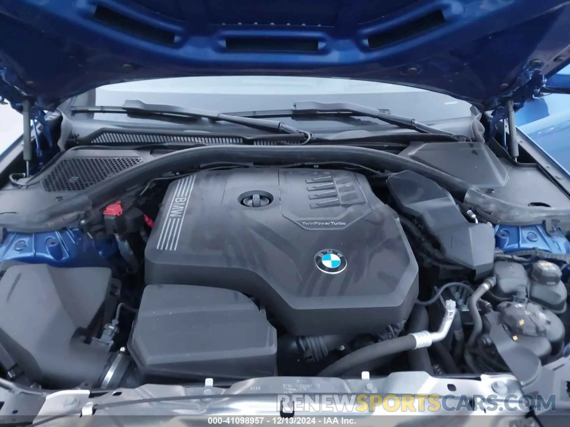 10 fotografías del automóvil dañado WBA5R7C55KAE82859 BMW 330I 2019